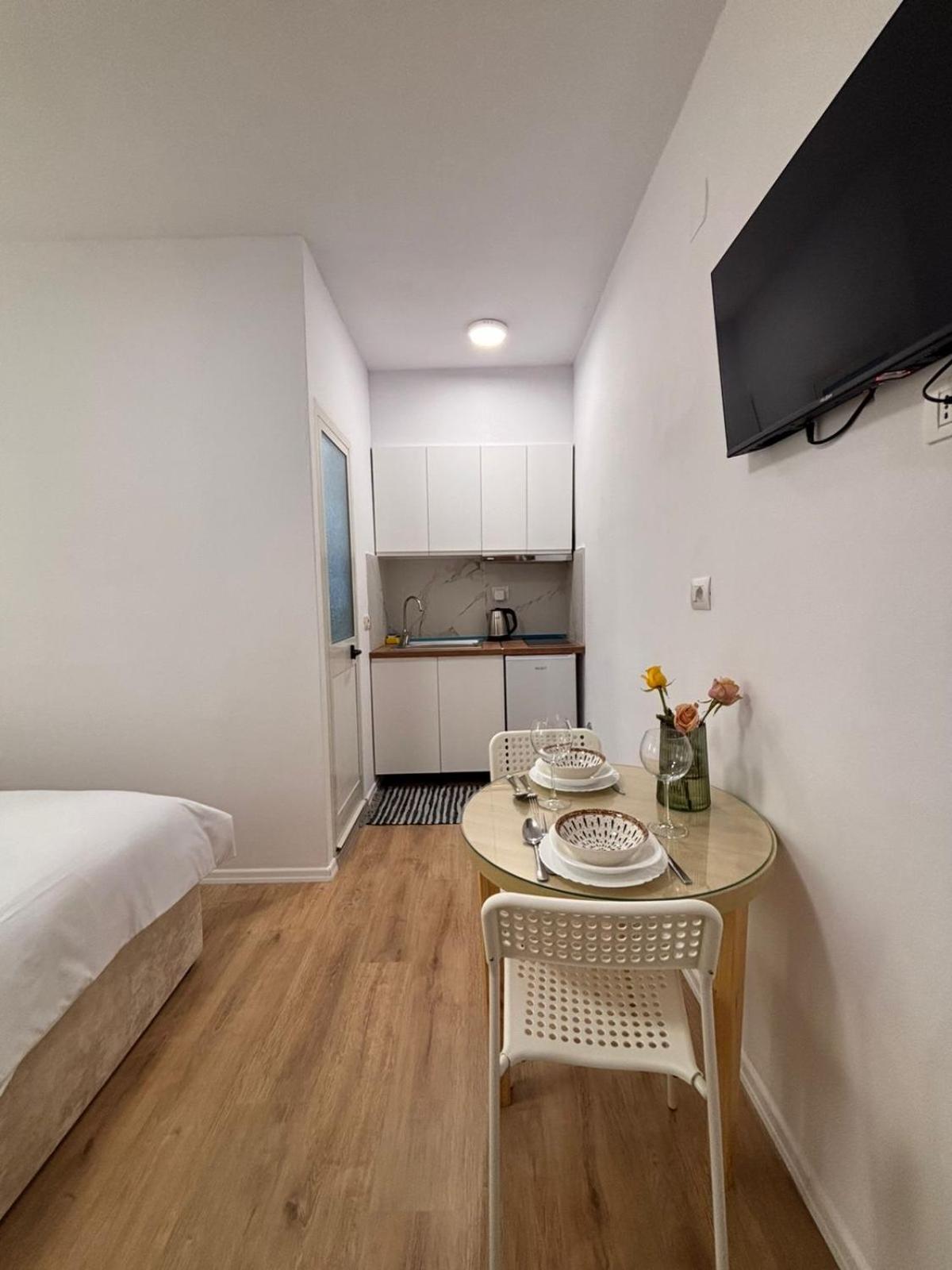 Deluxe Double Room with Balcony photo 3