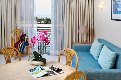One-Bedroom Apartment with Sea View - Photo 1