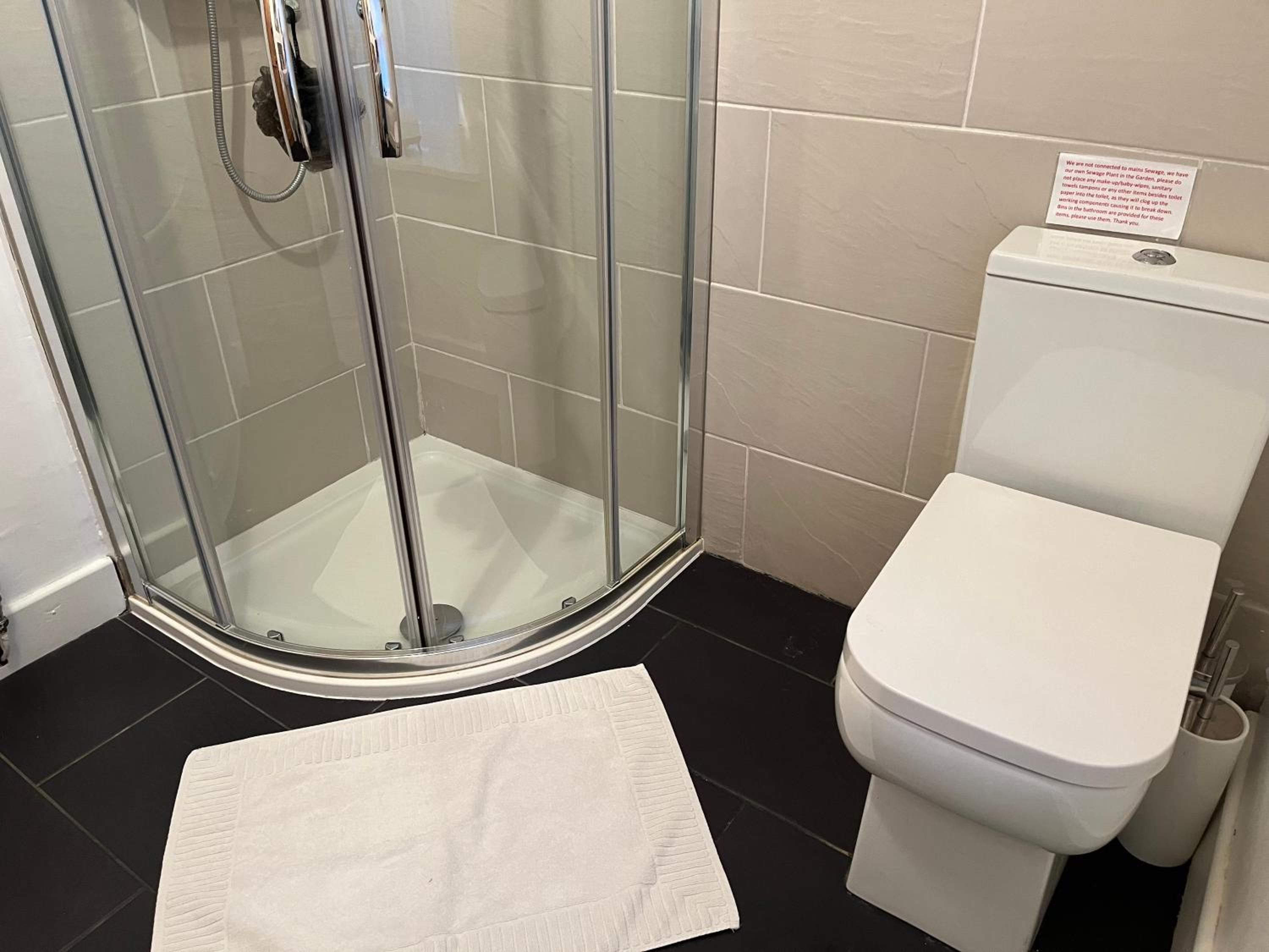 Single Room with Private External Bathroom photo 2