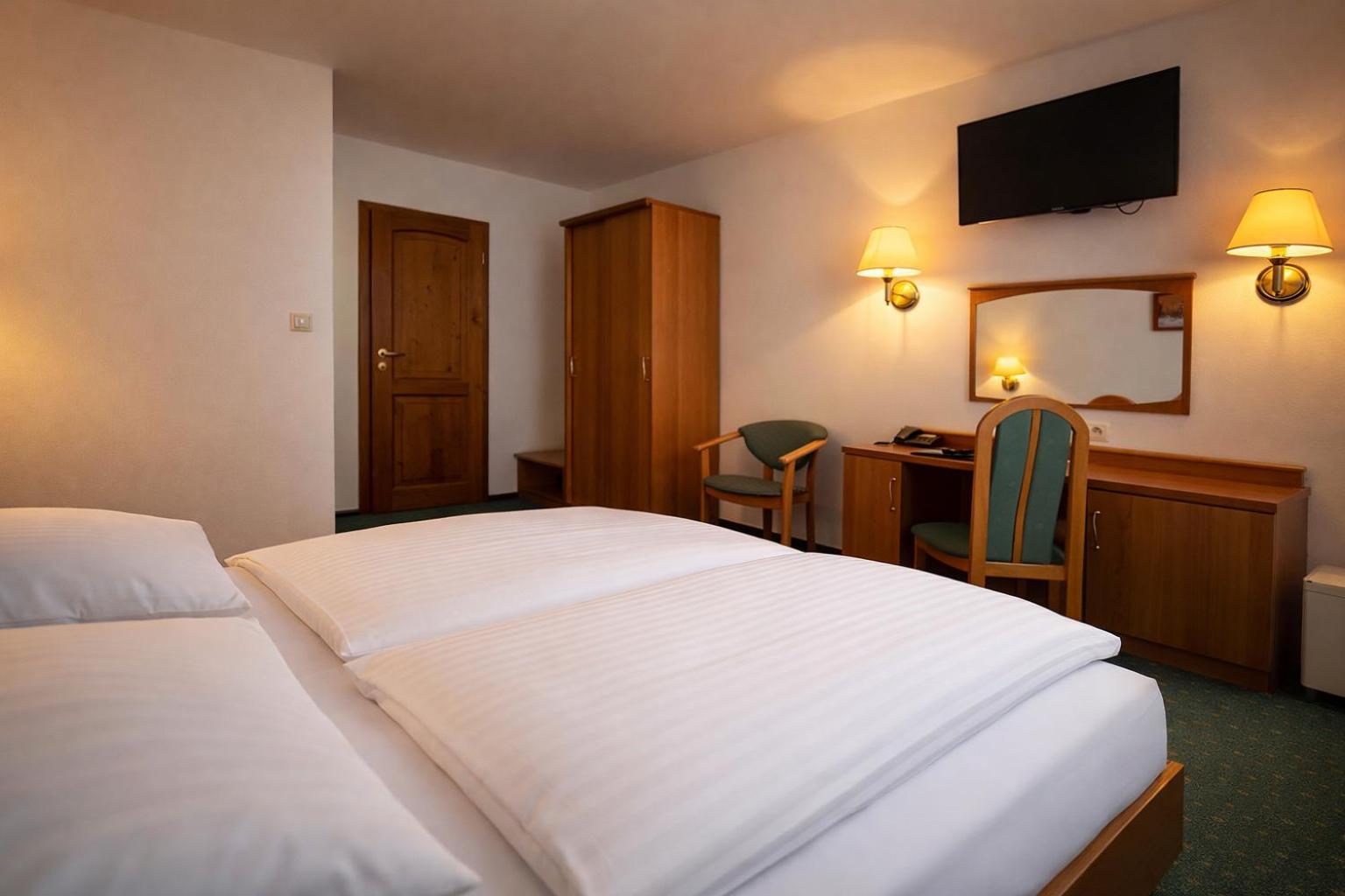 Economy Double or Twin Room photo 3