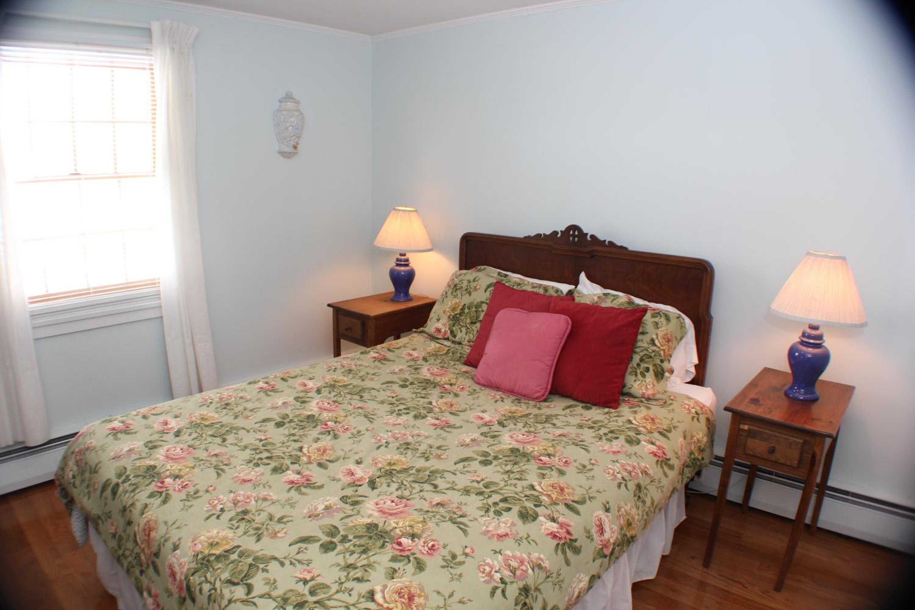 Queen Room photo 1