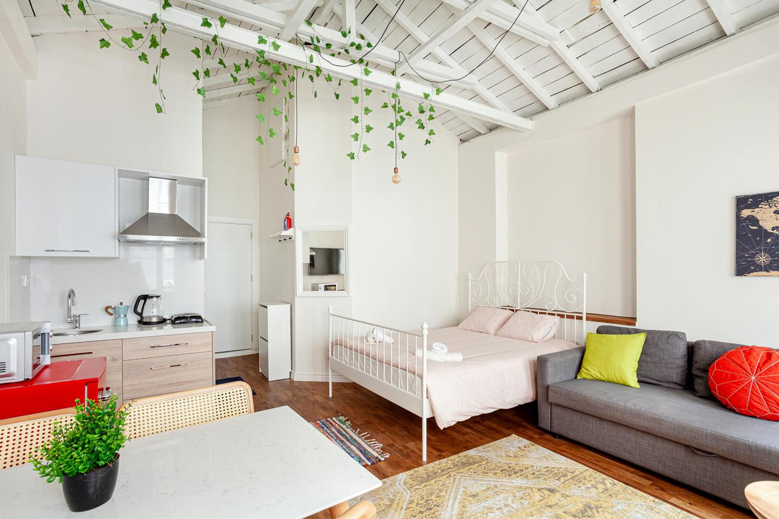 Deluxe Double Room (2 Adults + 1 Child) photo 3