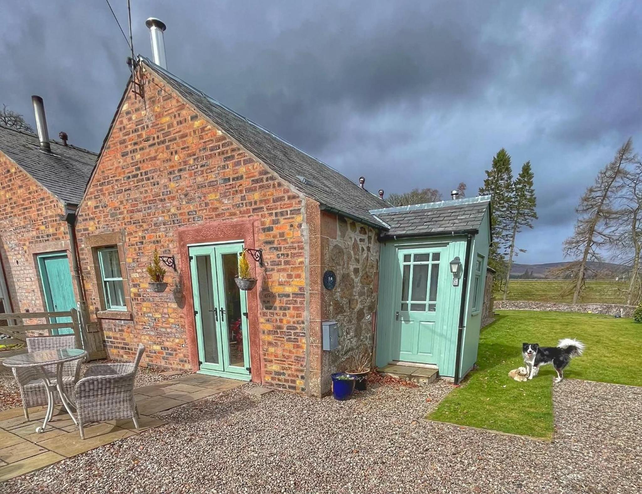 Cottage with Garden View photo 3