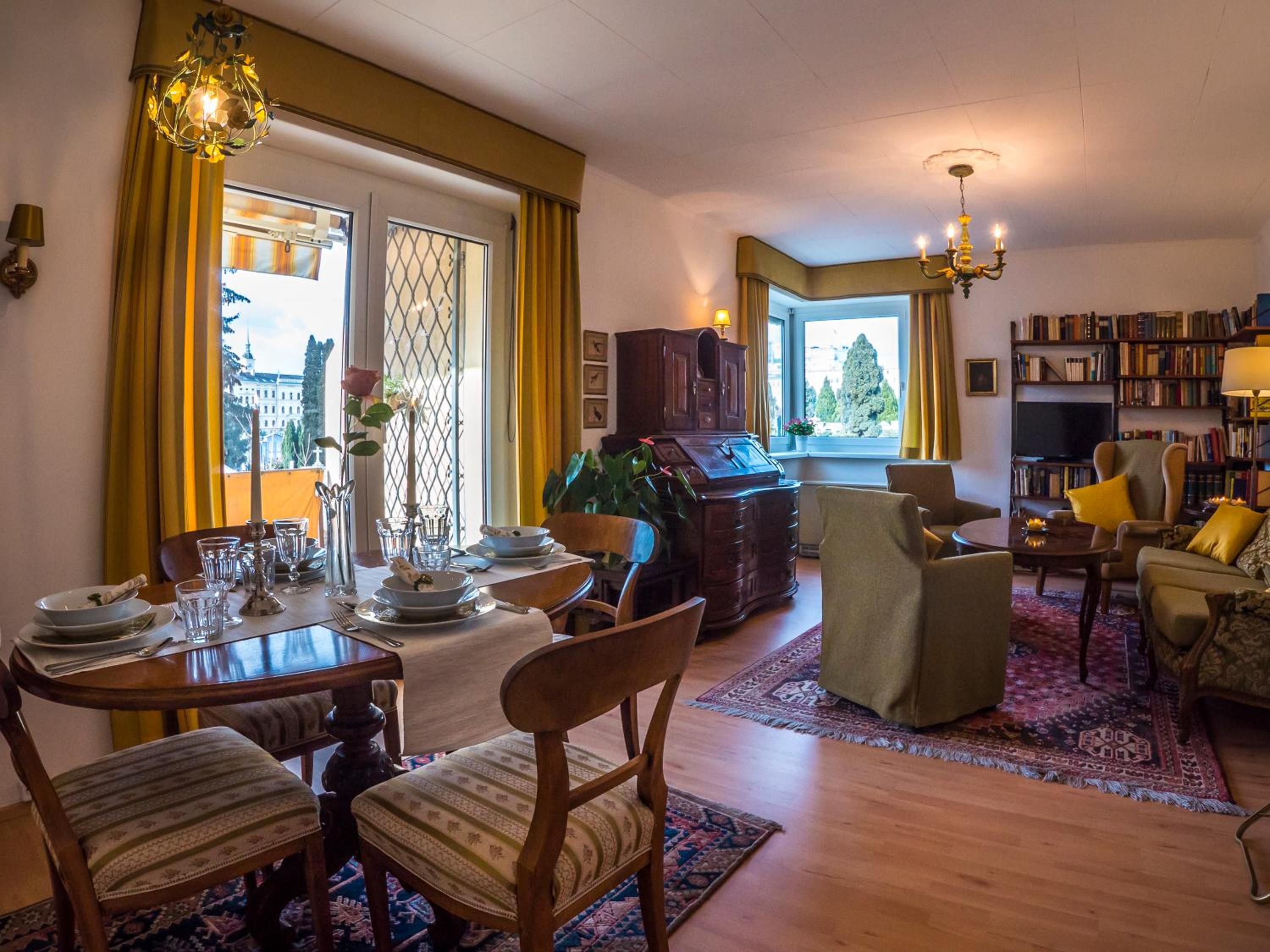 Deluxe Apartment