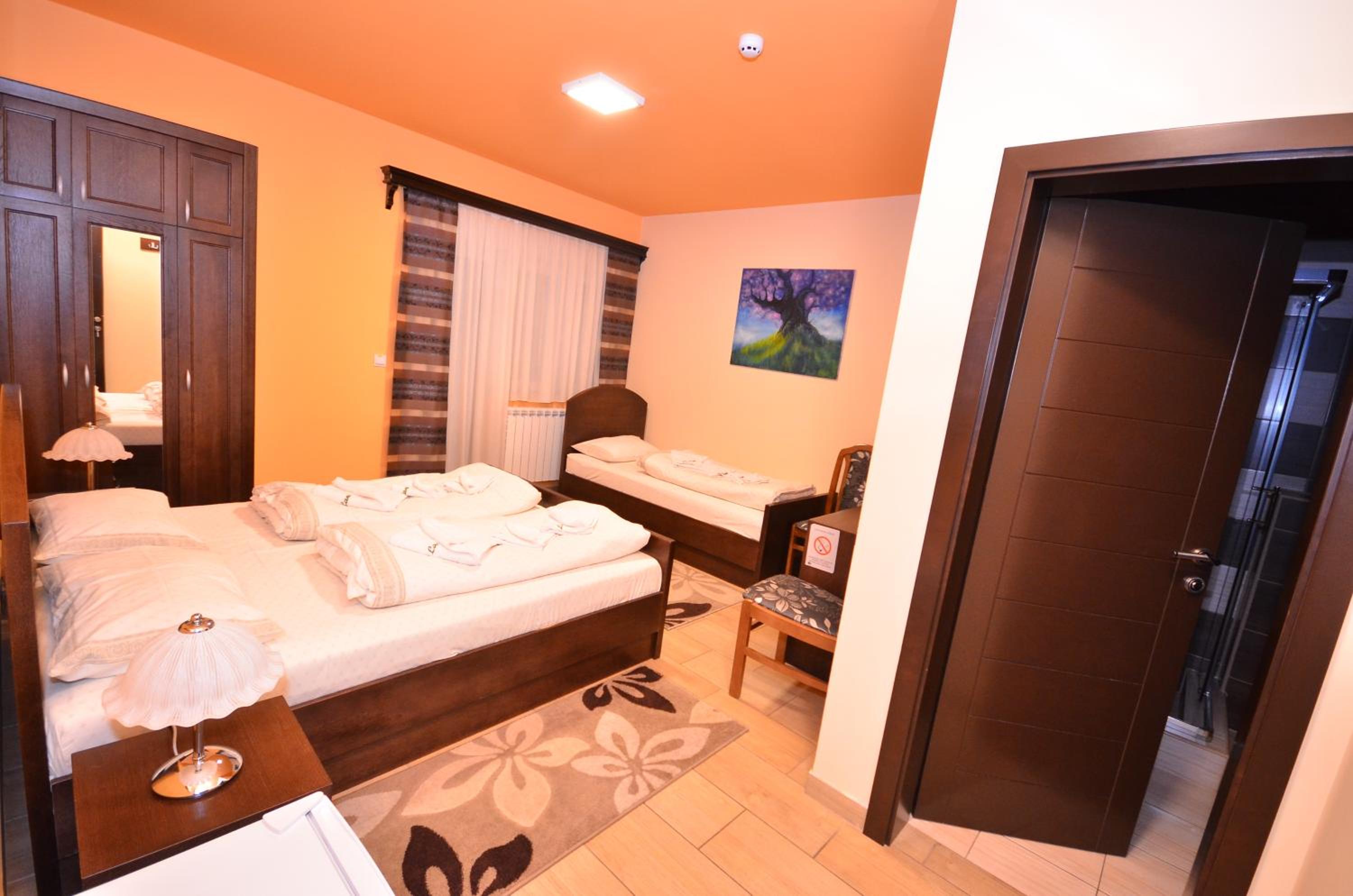 Classic Triple Room - Photo 1