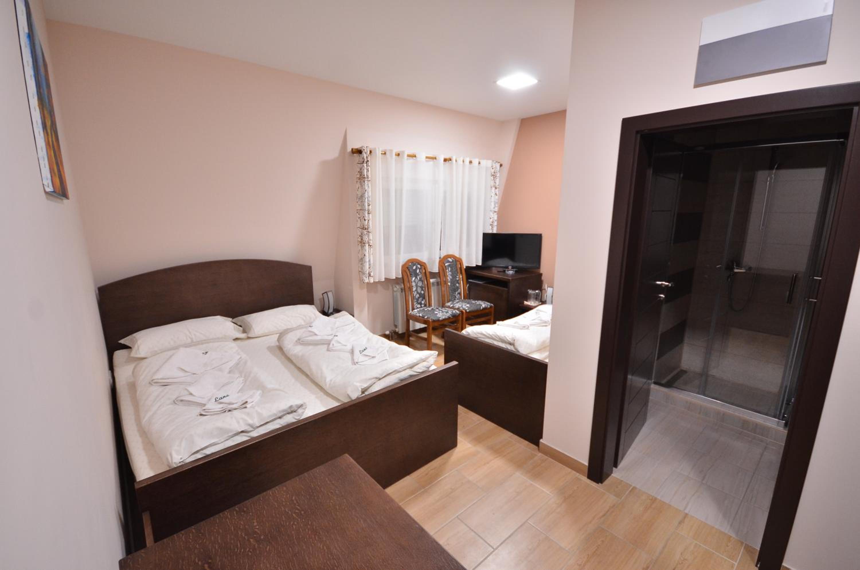 Classic Triple Room - Photo 3