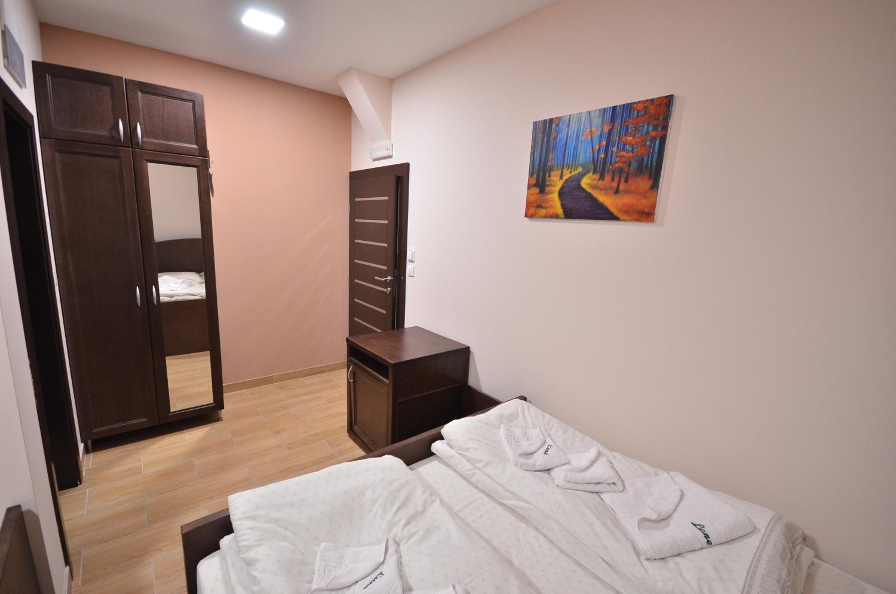 Classic Triple Room - Photo 4