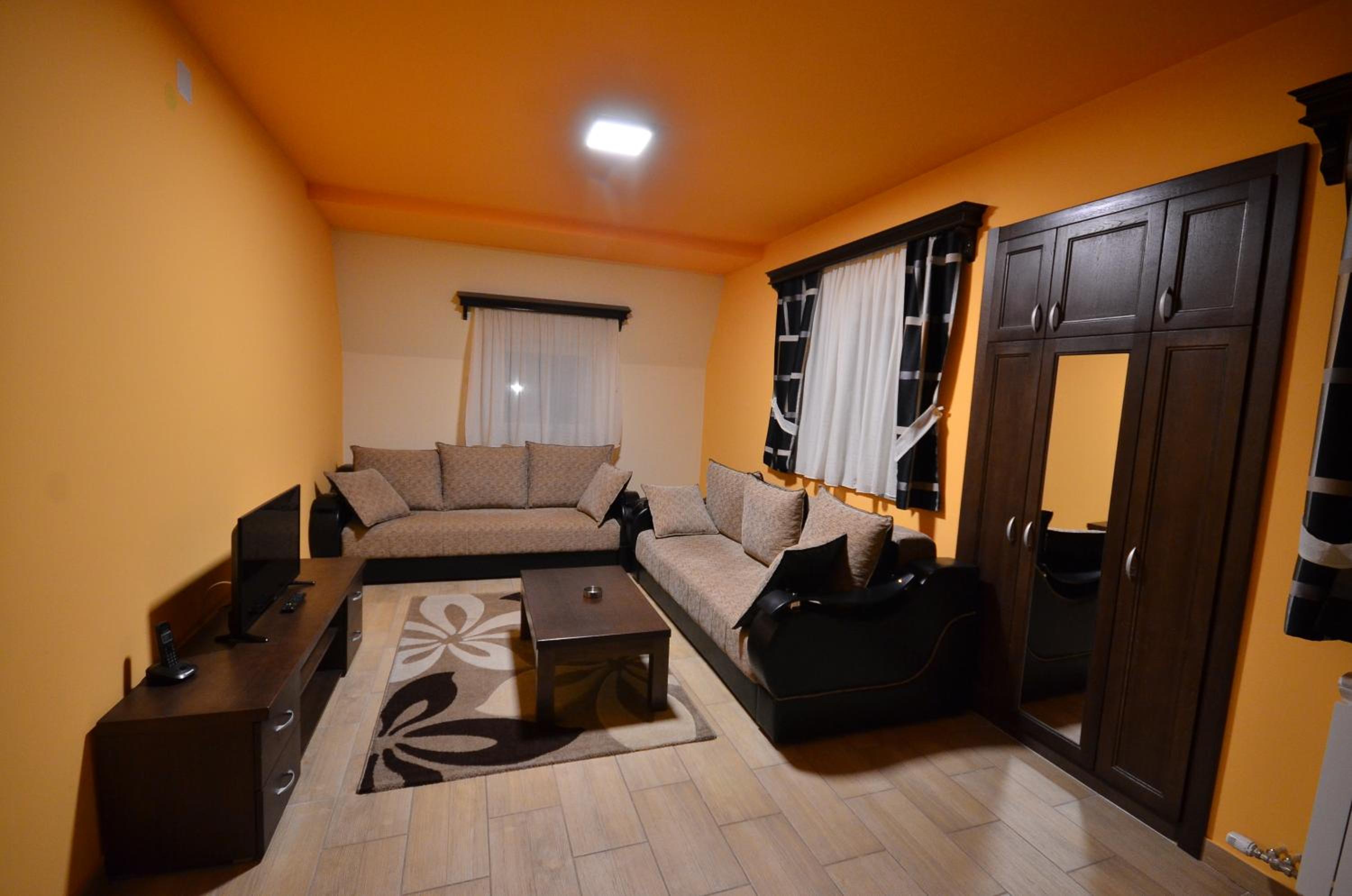 One-Bedroom Apartment - Photo 8