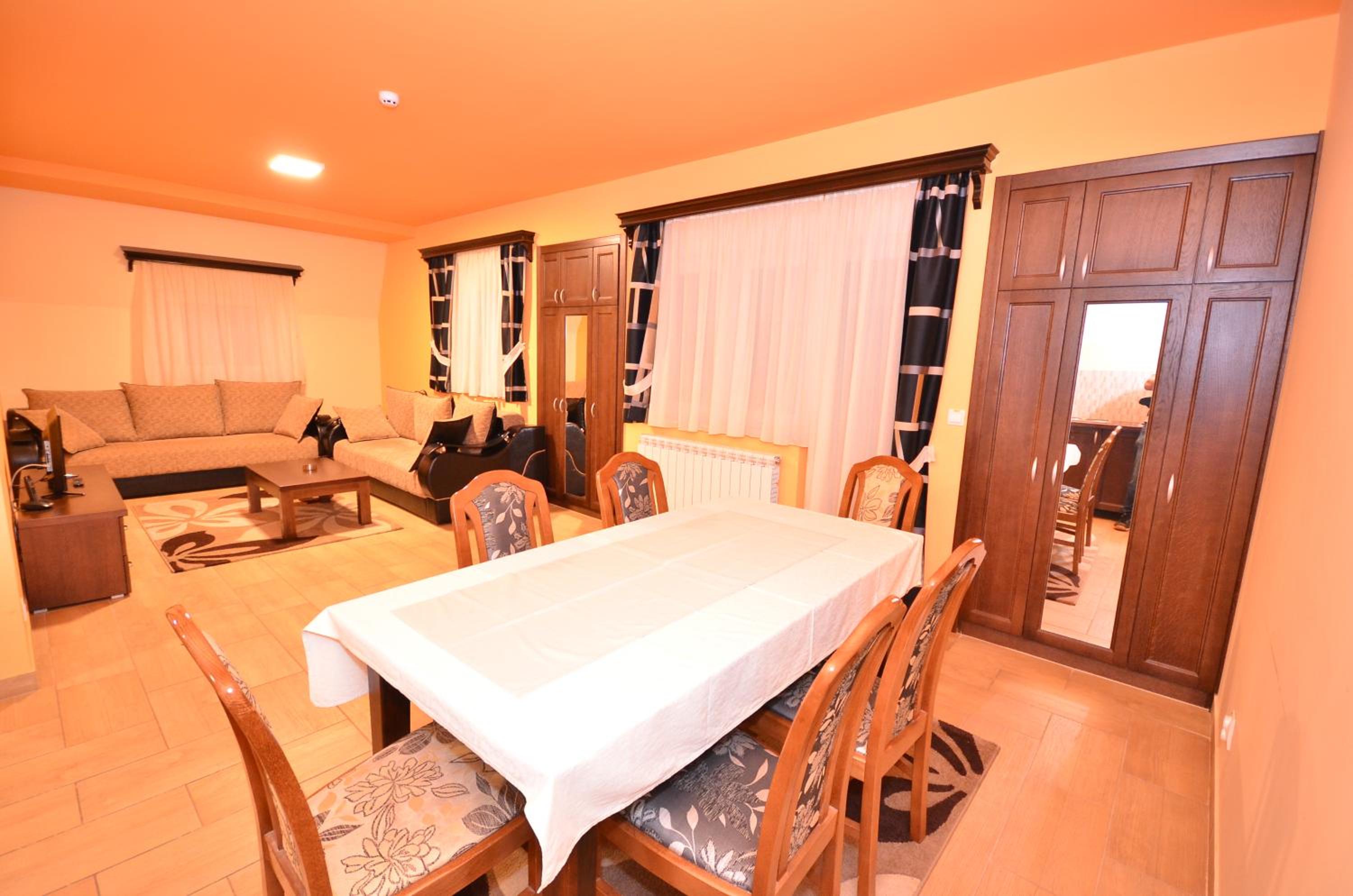 One-Bedroom Apartment - Photo 6