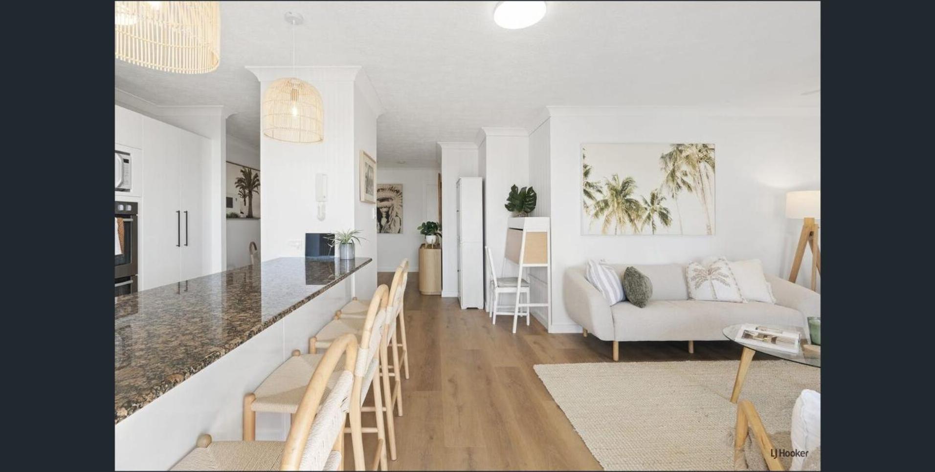 Two-Bedroom Deluxe Apartment with Balcony