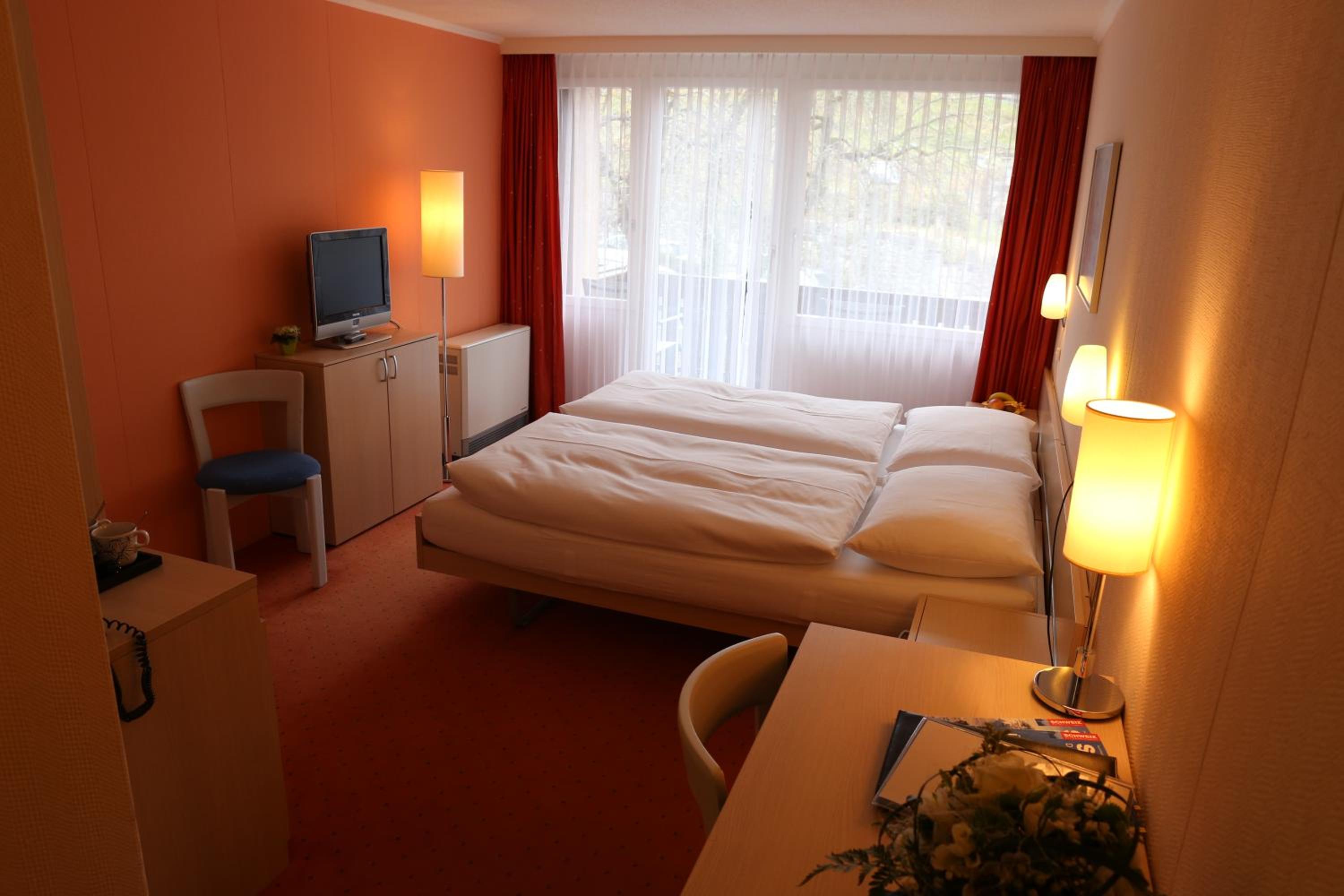 Double Room with Castle View - Photo 3