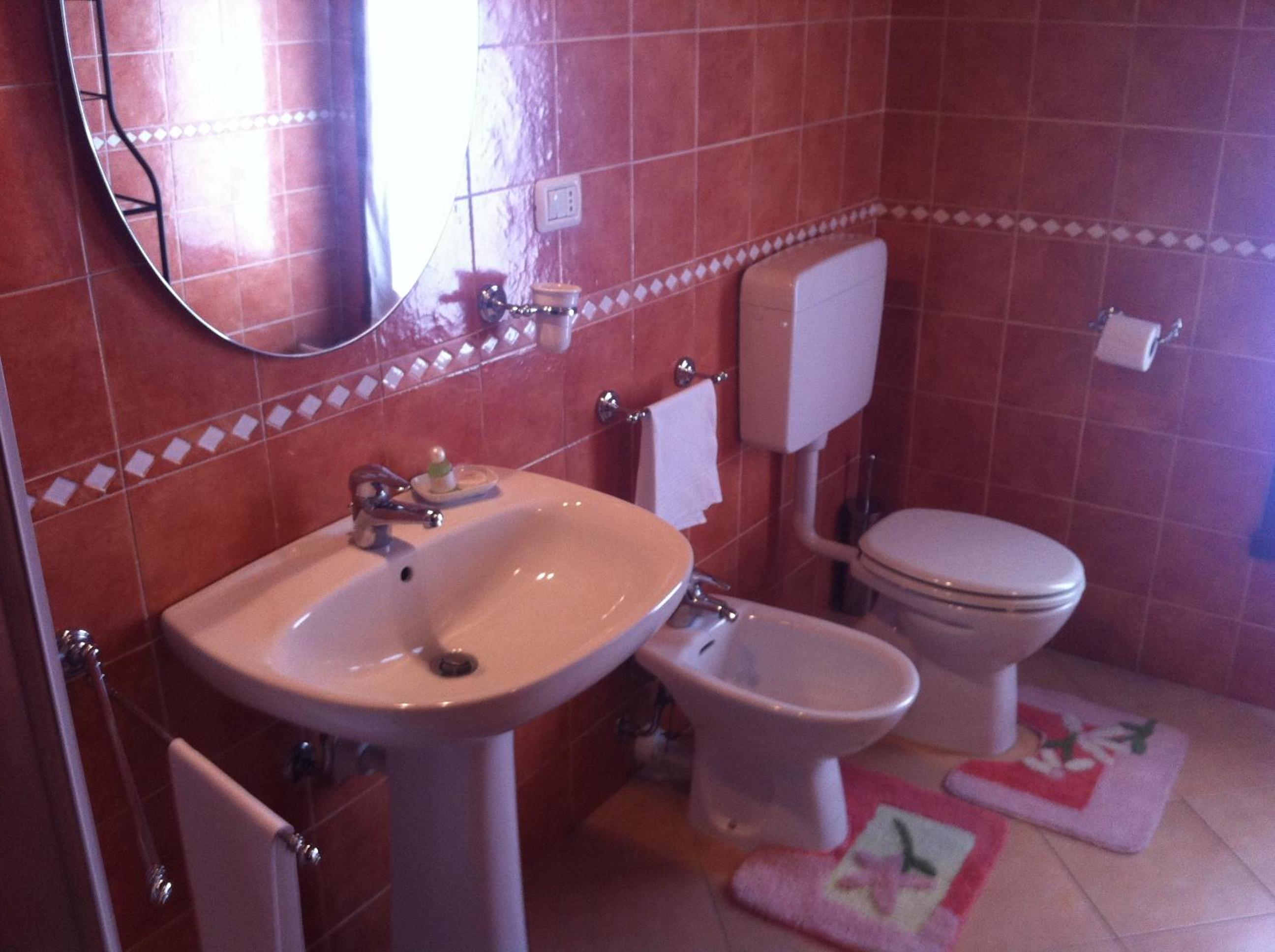 Two Connecting Rooms (3 Adults) photo 2