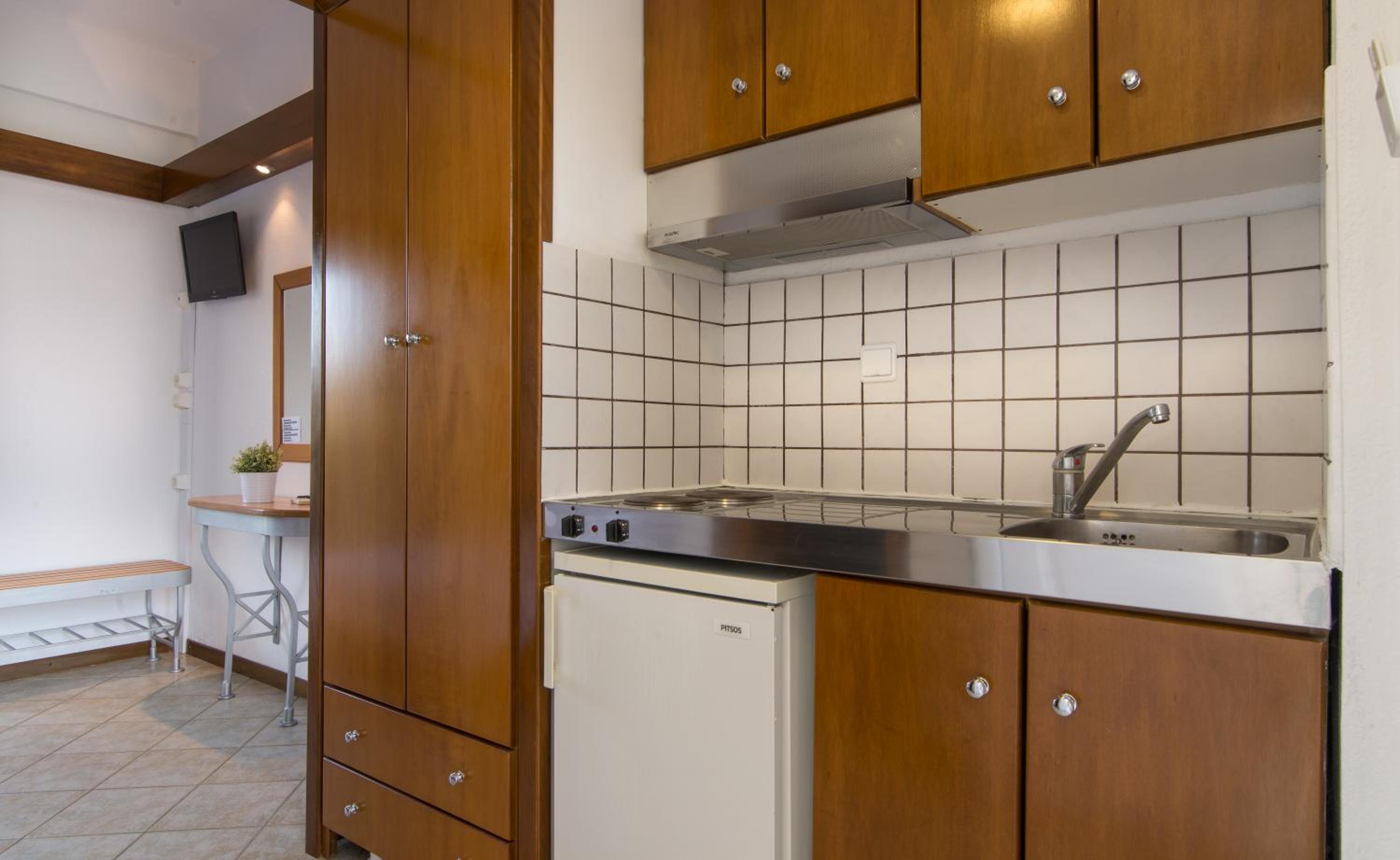 Studio (2 Adults)