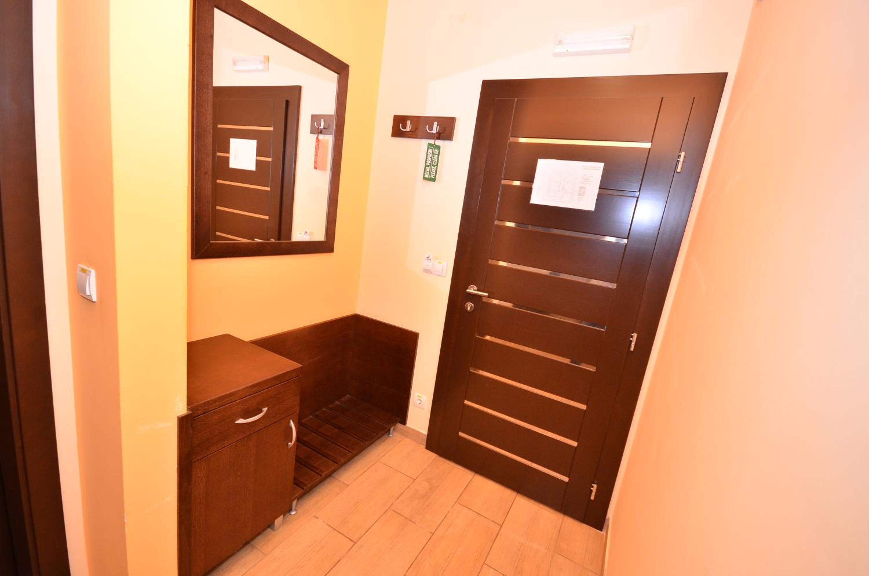 Twin Room - Photo 13