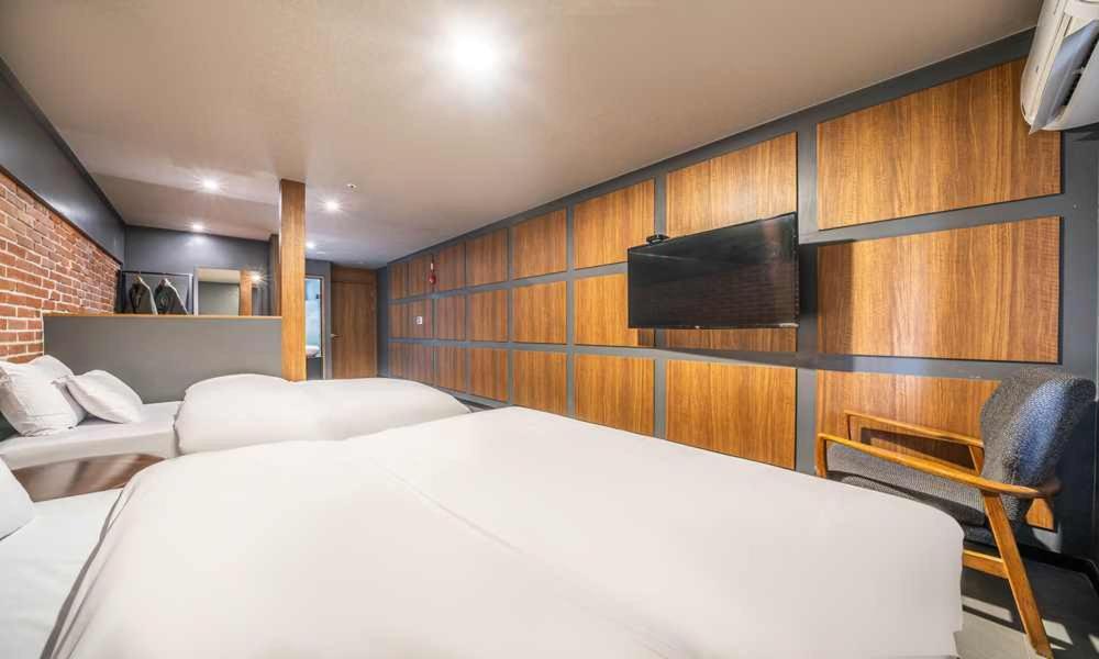 Family Twin Room  - Photo 3