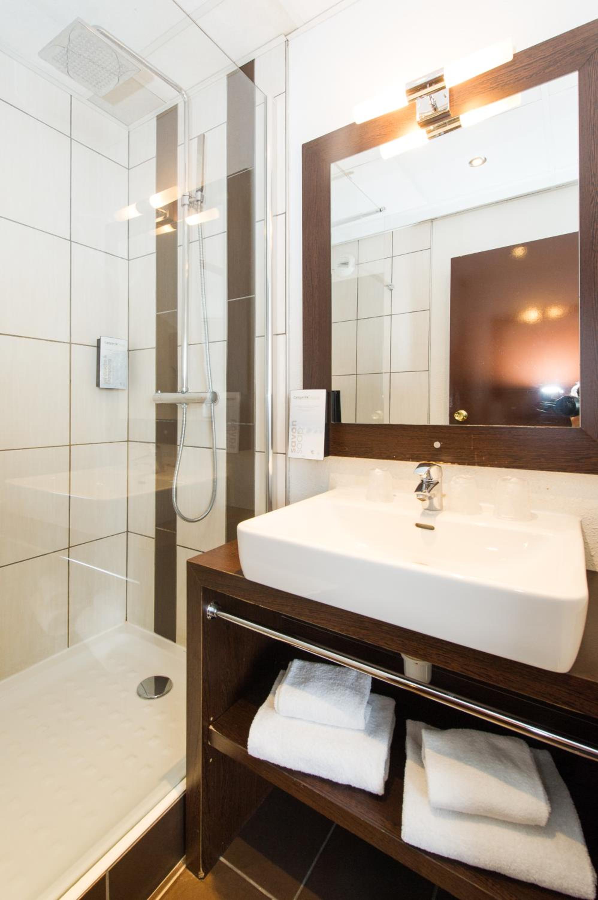 Standard Double Room - Photo 2