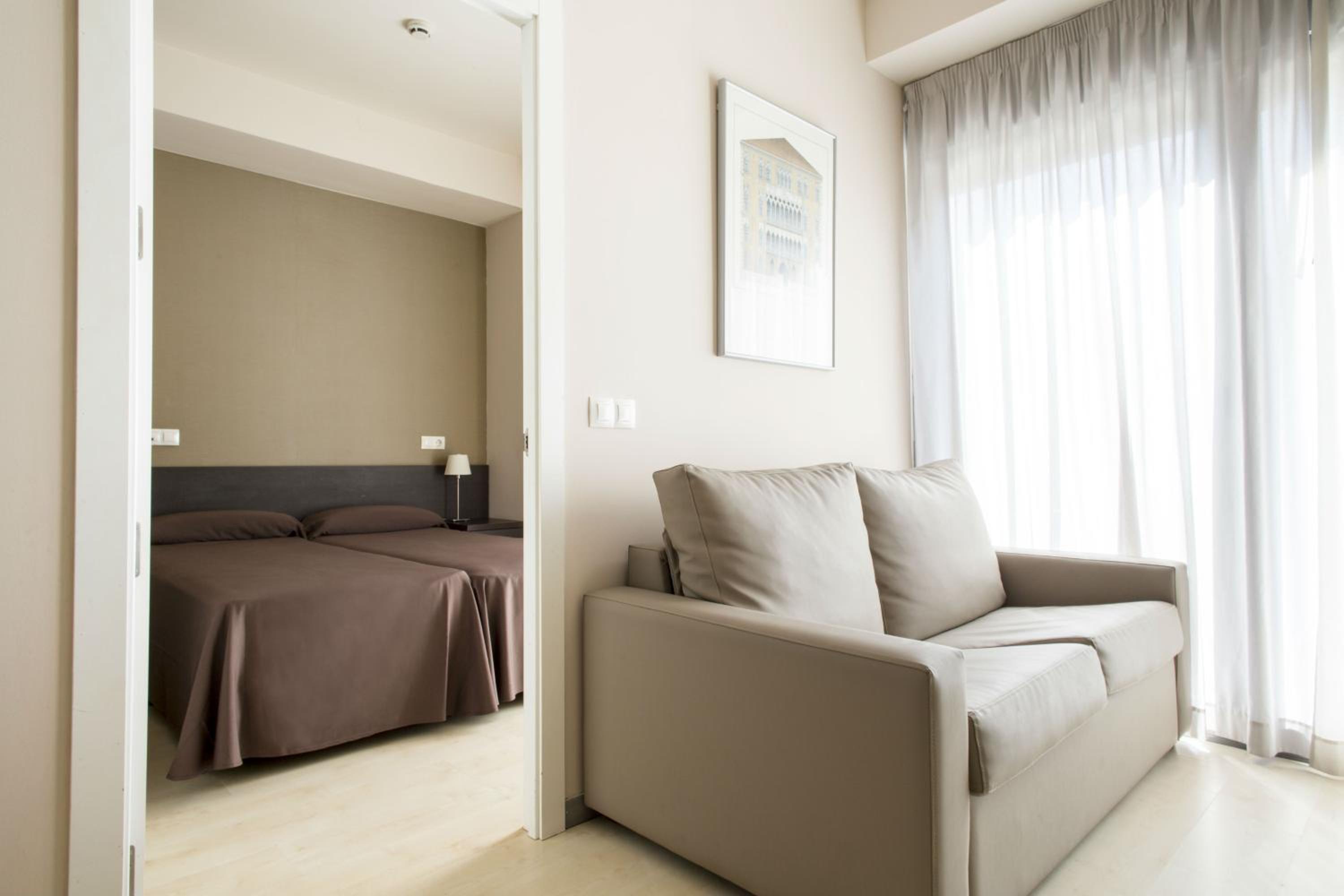 Estudio Familiar Comfort (2 adultos + 2 niños)