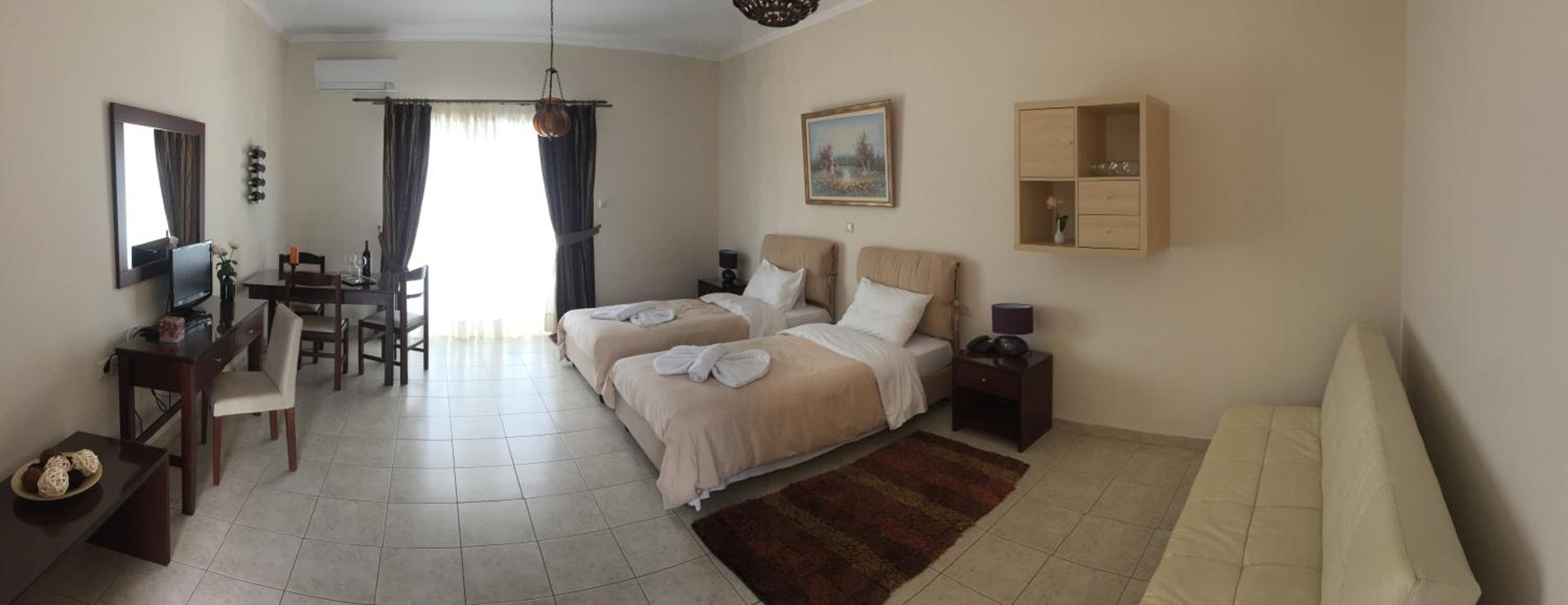 One-Bedroom Apartment photo 2
