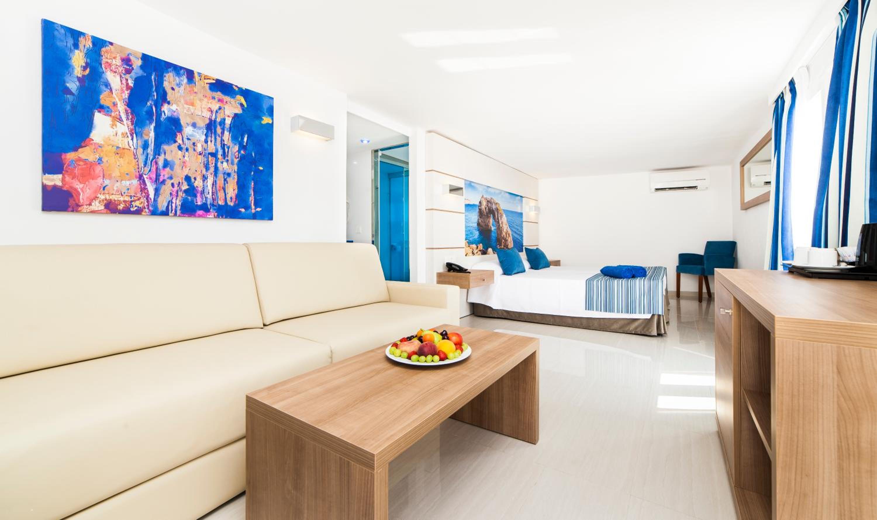 Suite Junior con vista al mar.