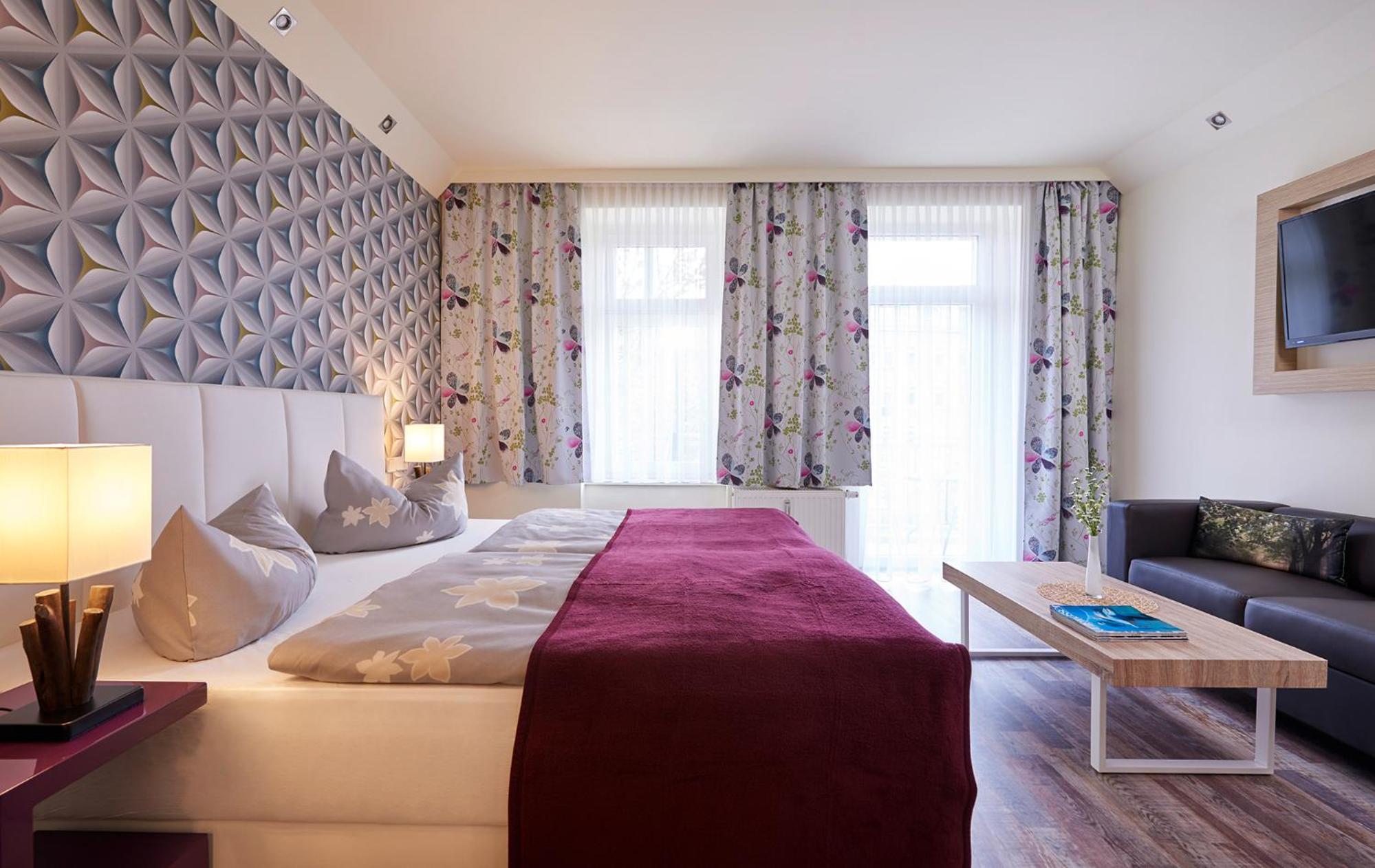Comfort Double Room with Balcony - Photo 1