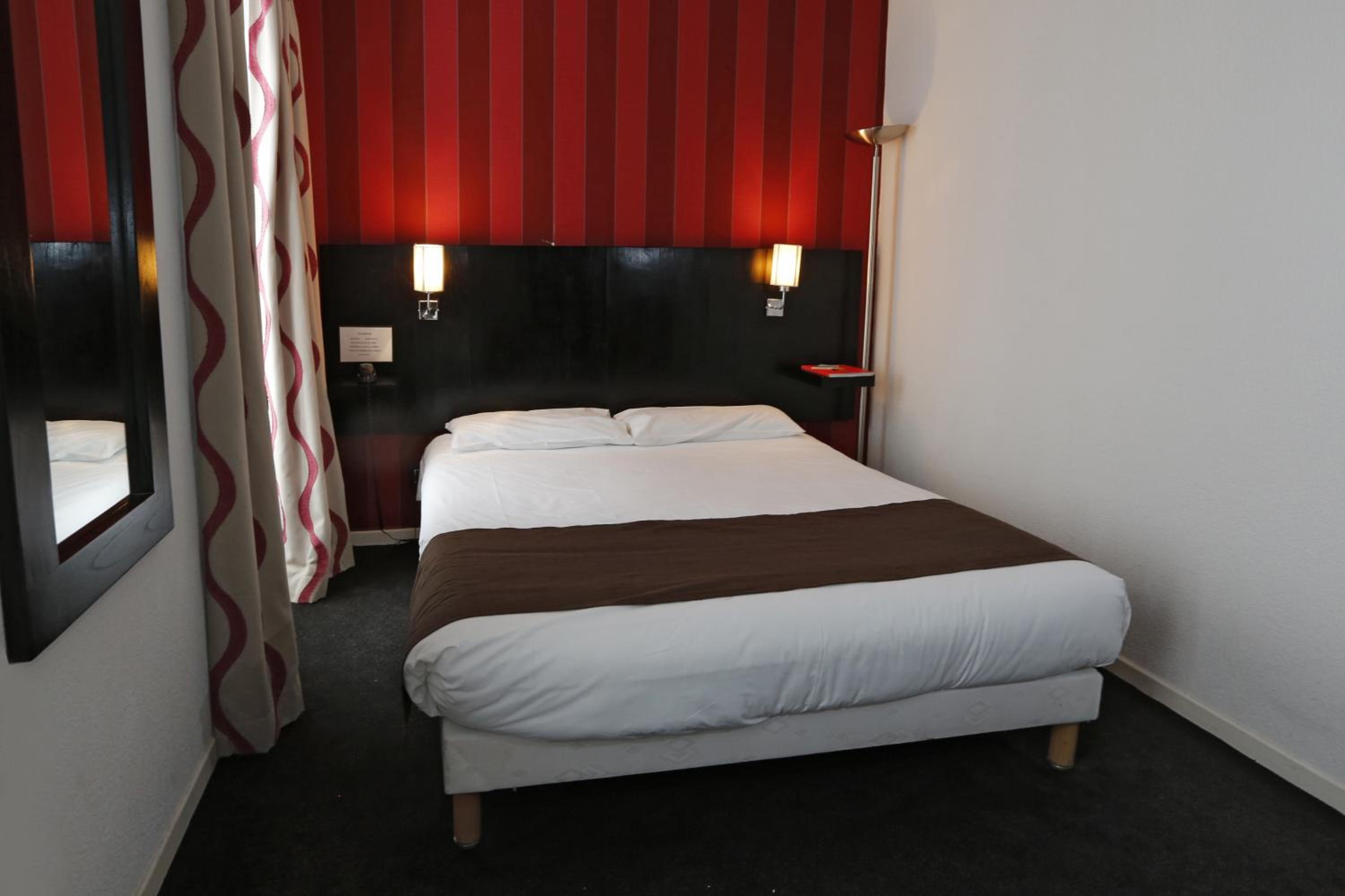Double Room - Photo 2