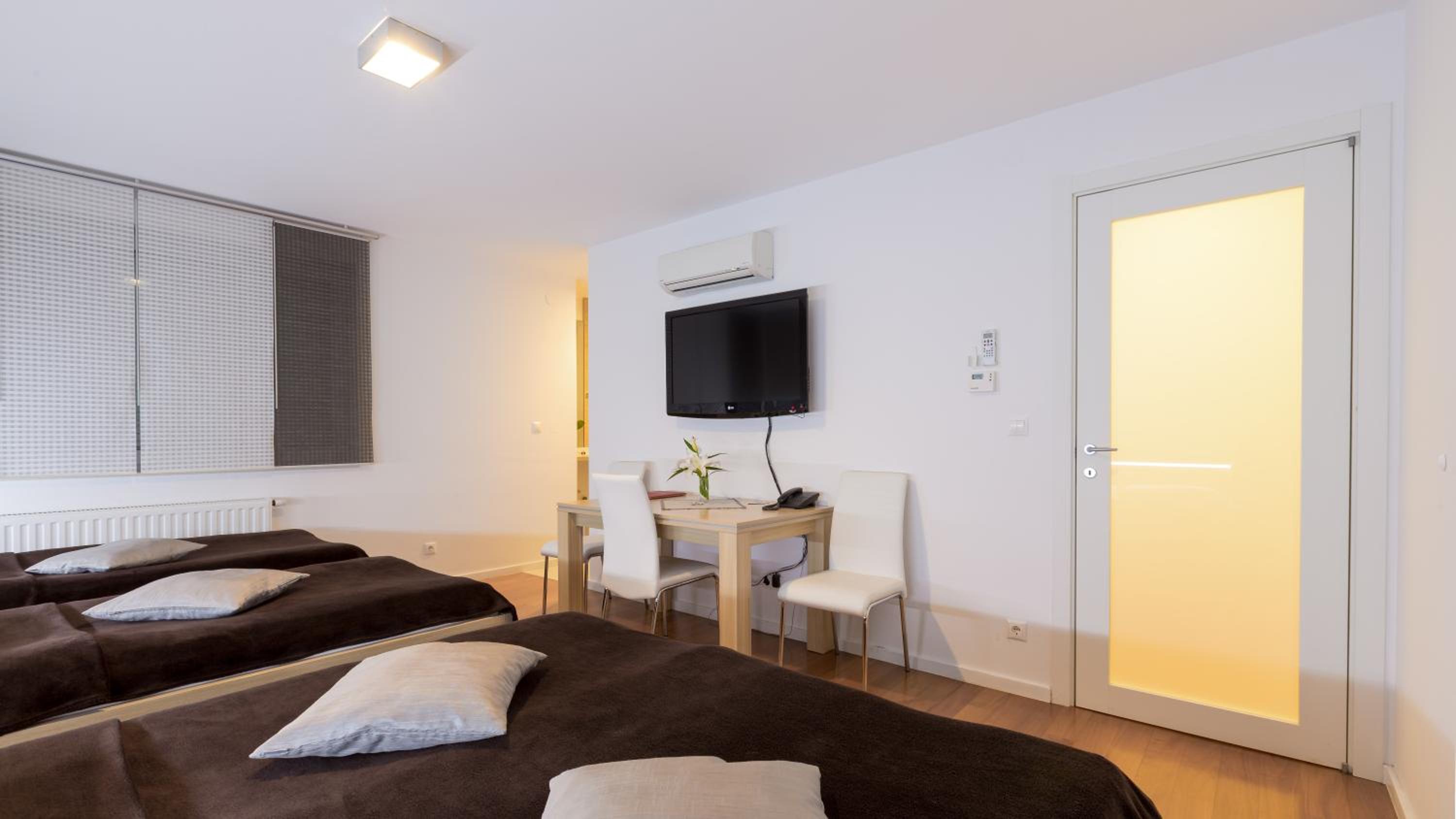 One-Bedroom Apartment (2 - 4 Adults) - Photo 11