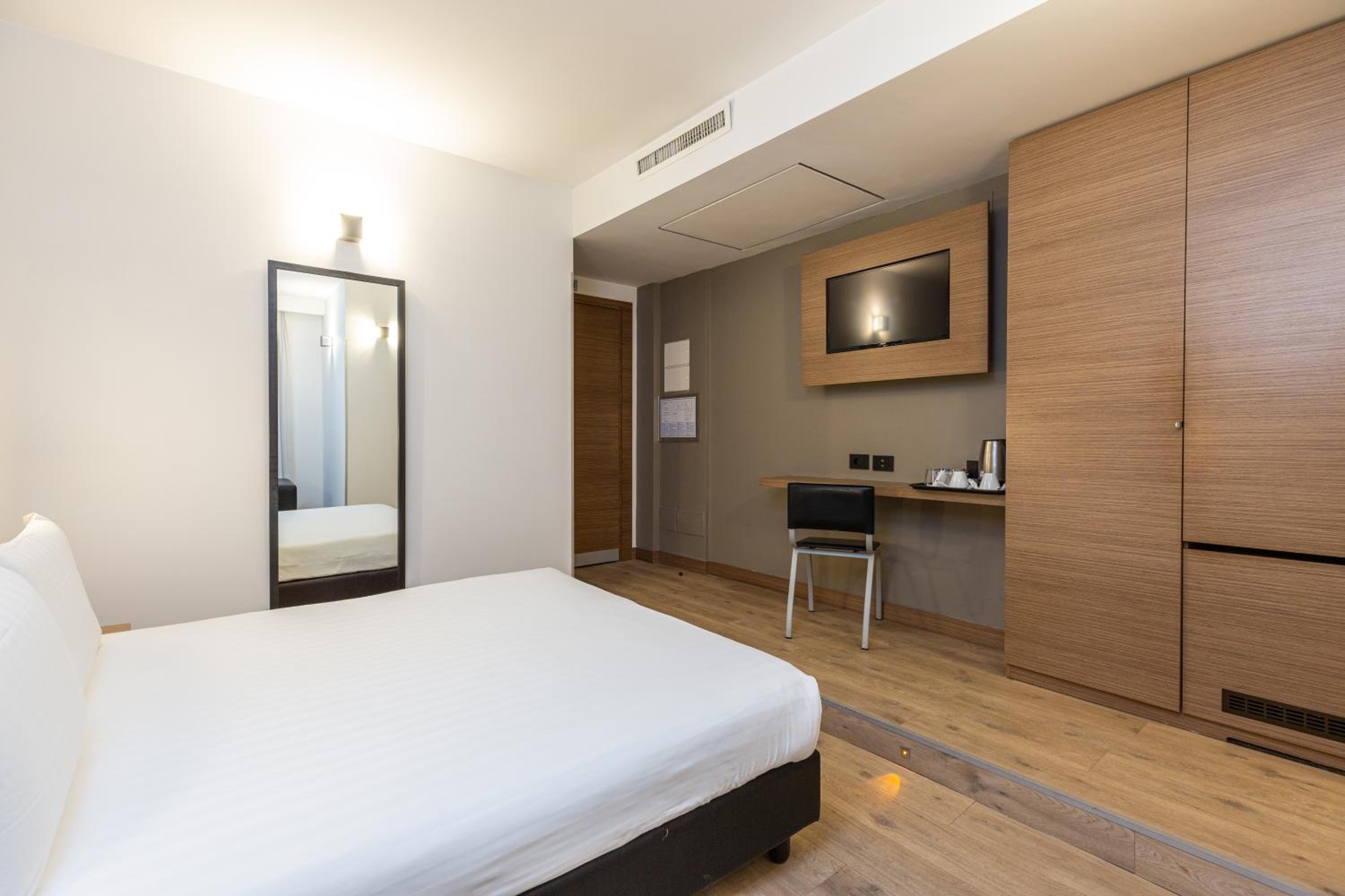 Single Room photo 3