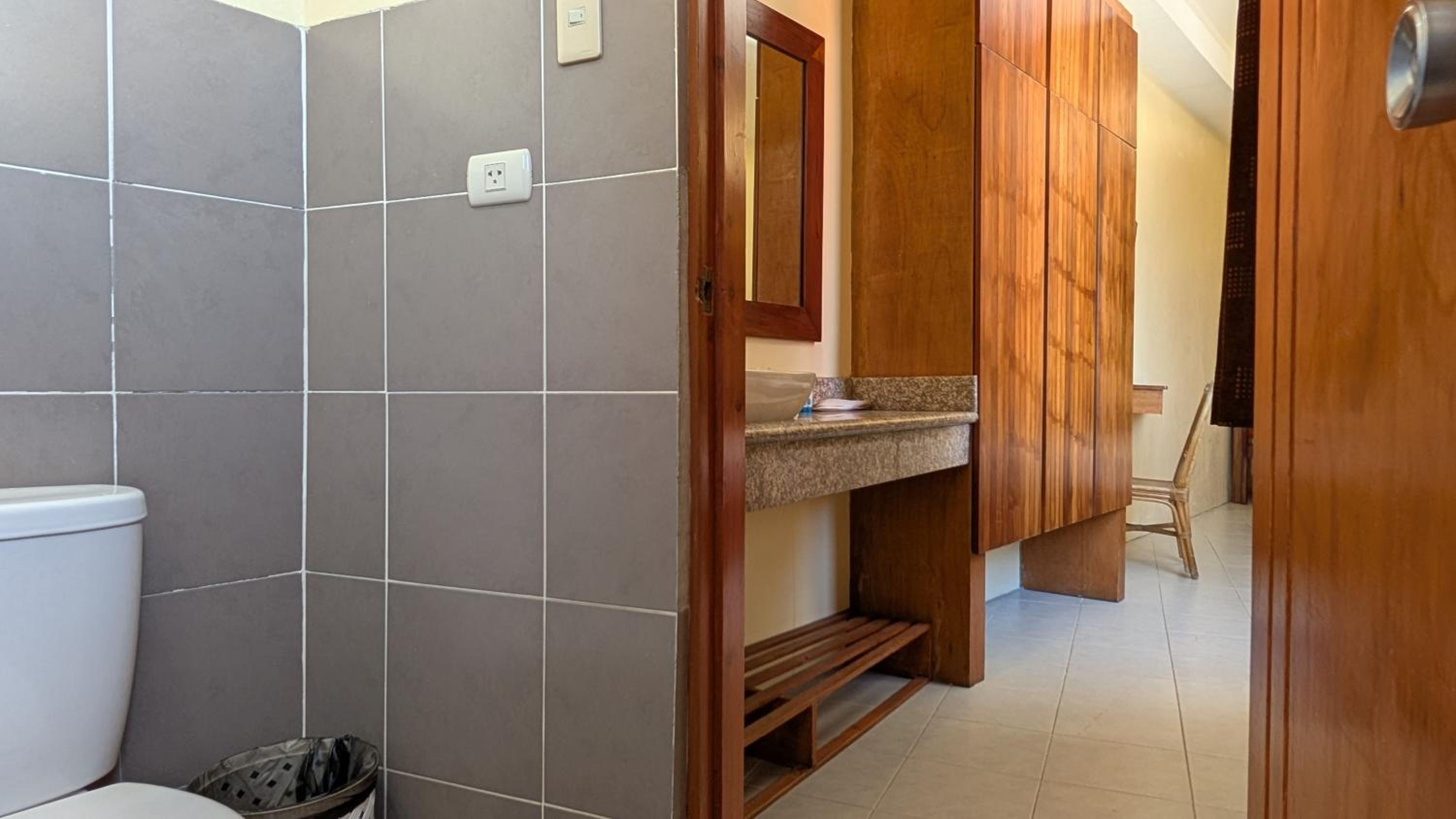 Basic Triple Room photo 3