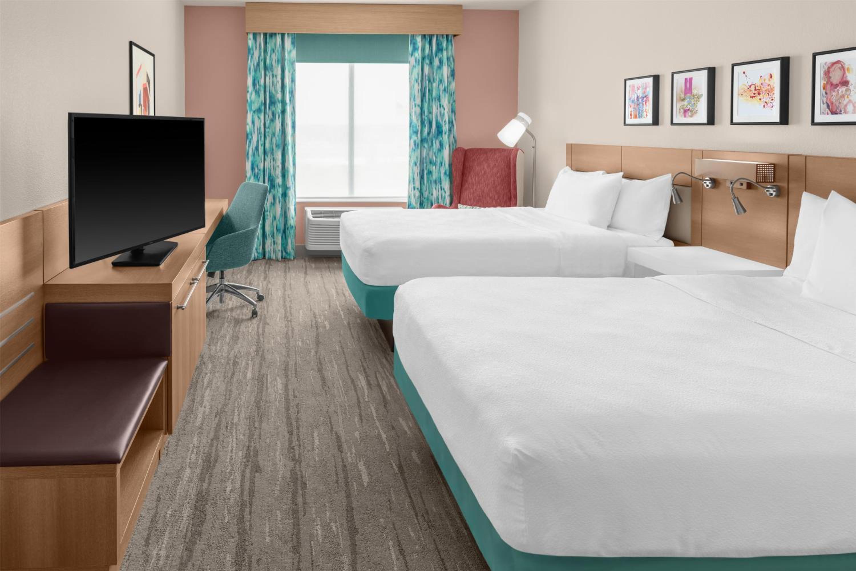 Queen Room with Two Queen Beds and City View