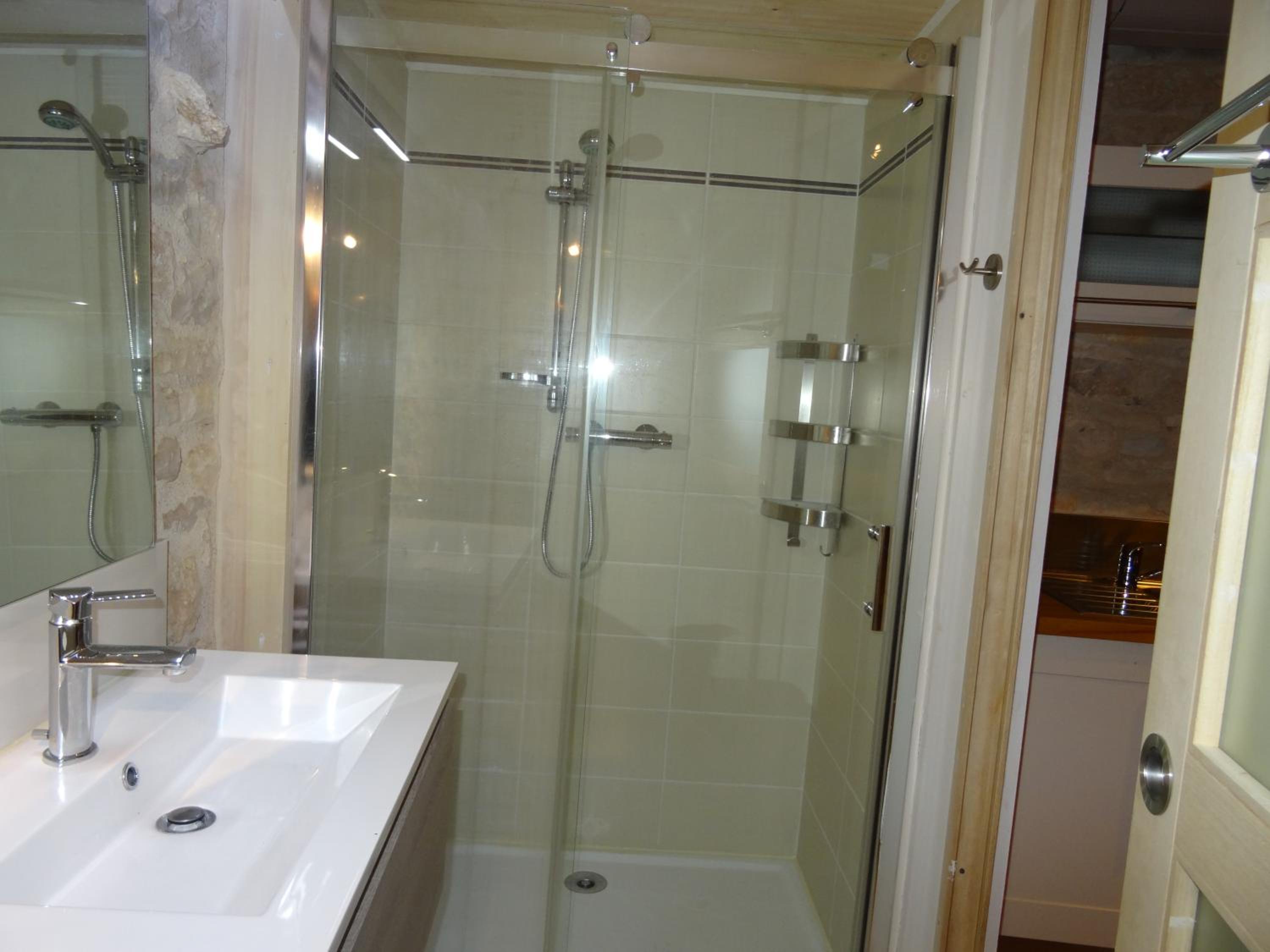 Studio Apartment photo 2
