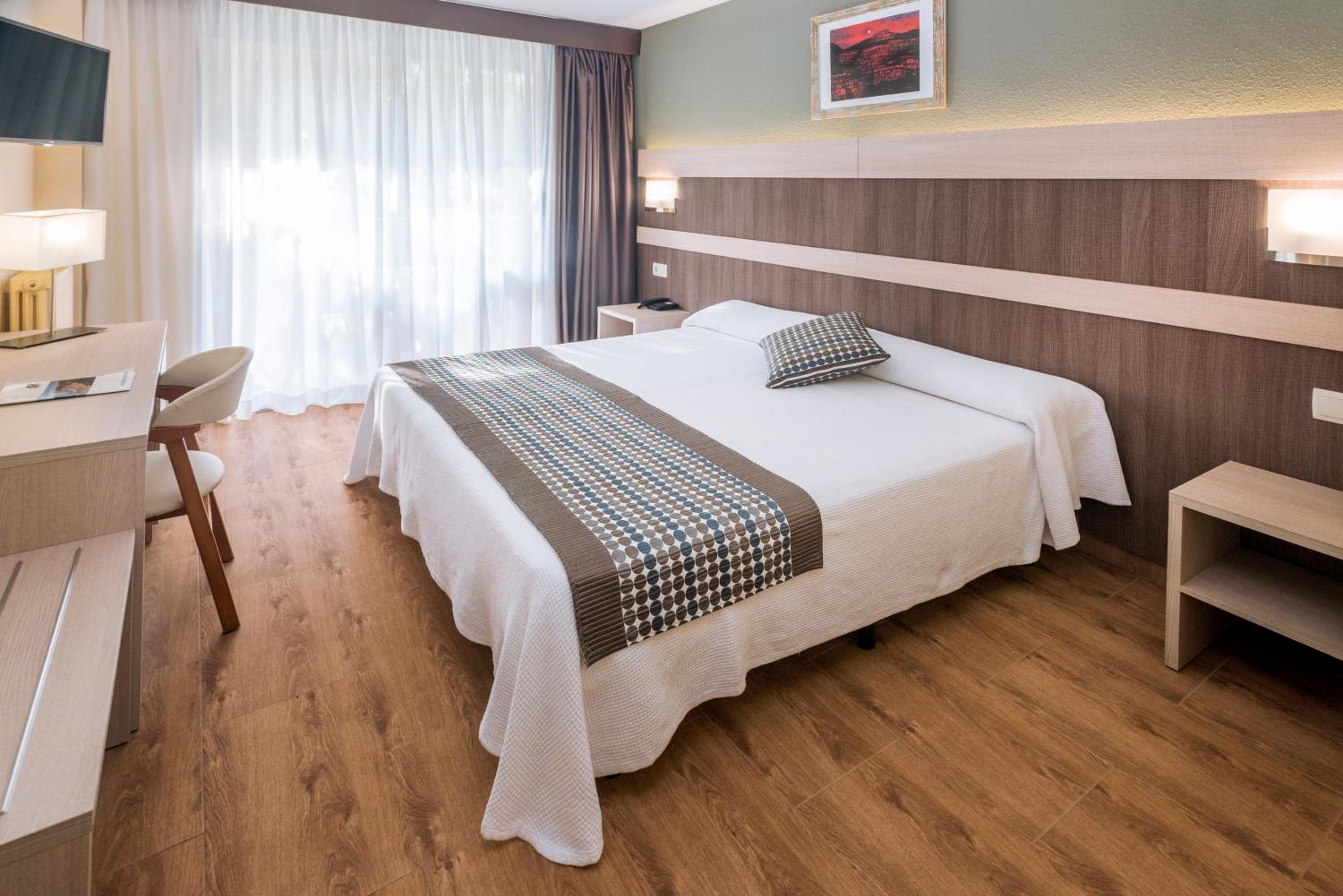Standard Double Room (2 Adults) - Photo 5