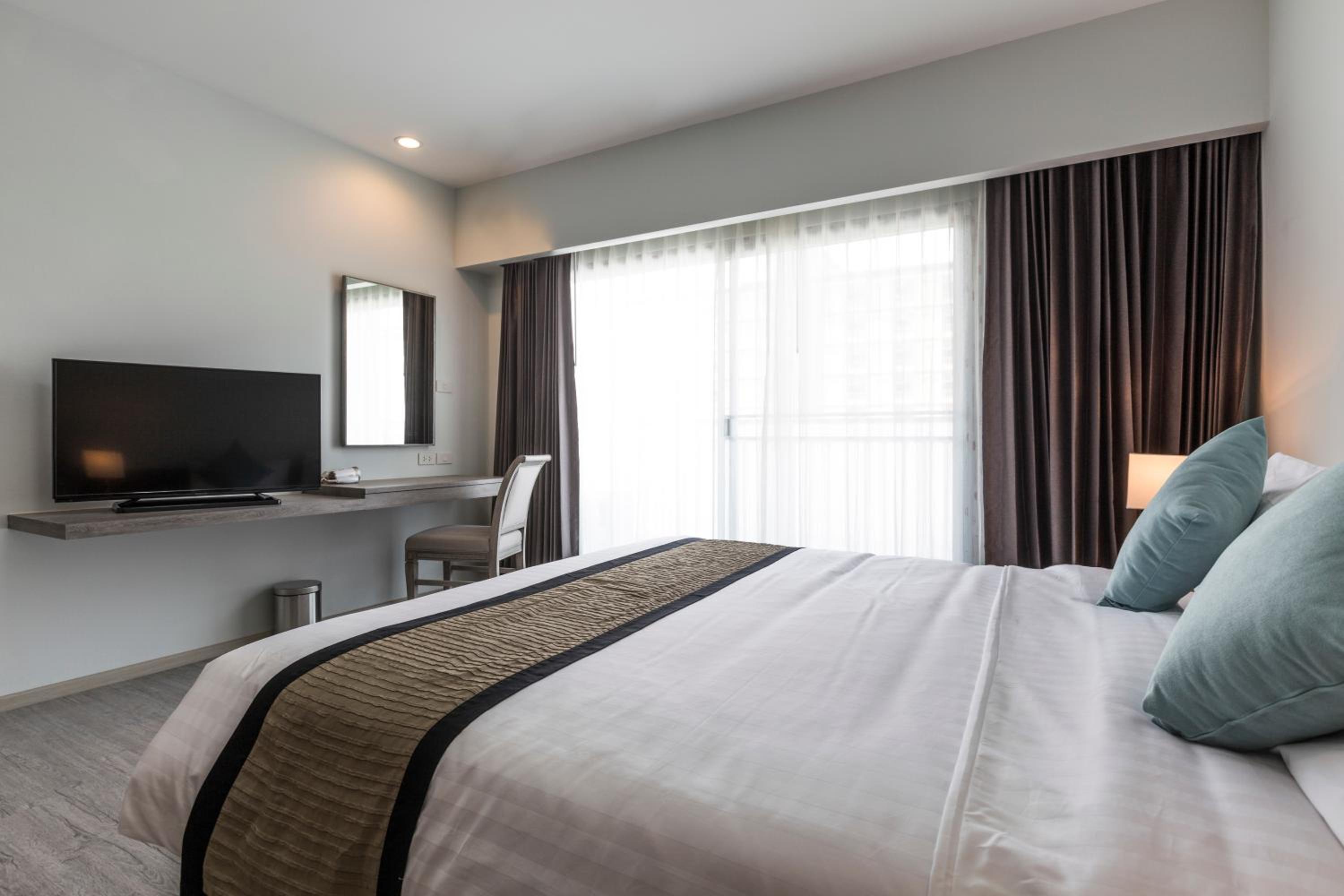 Deluxe Double or Twin Room