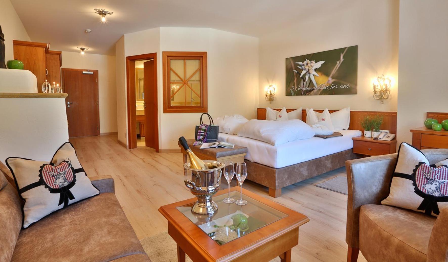 Two-Bedroom Suite - Non-Smoking photo 3