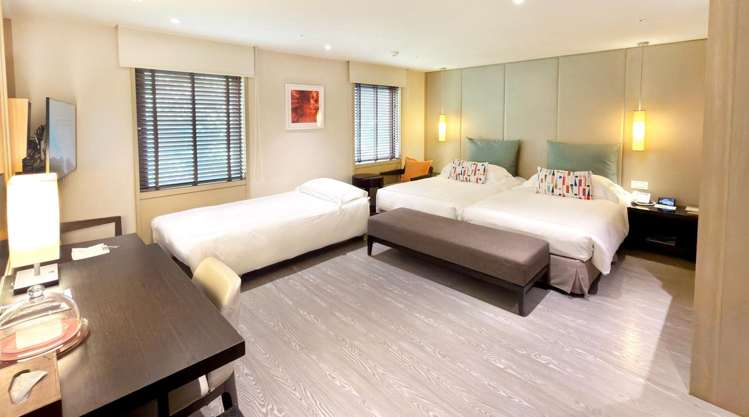 Deluxe Triple Room with 3 Single Beds