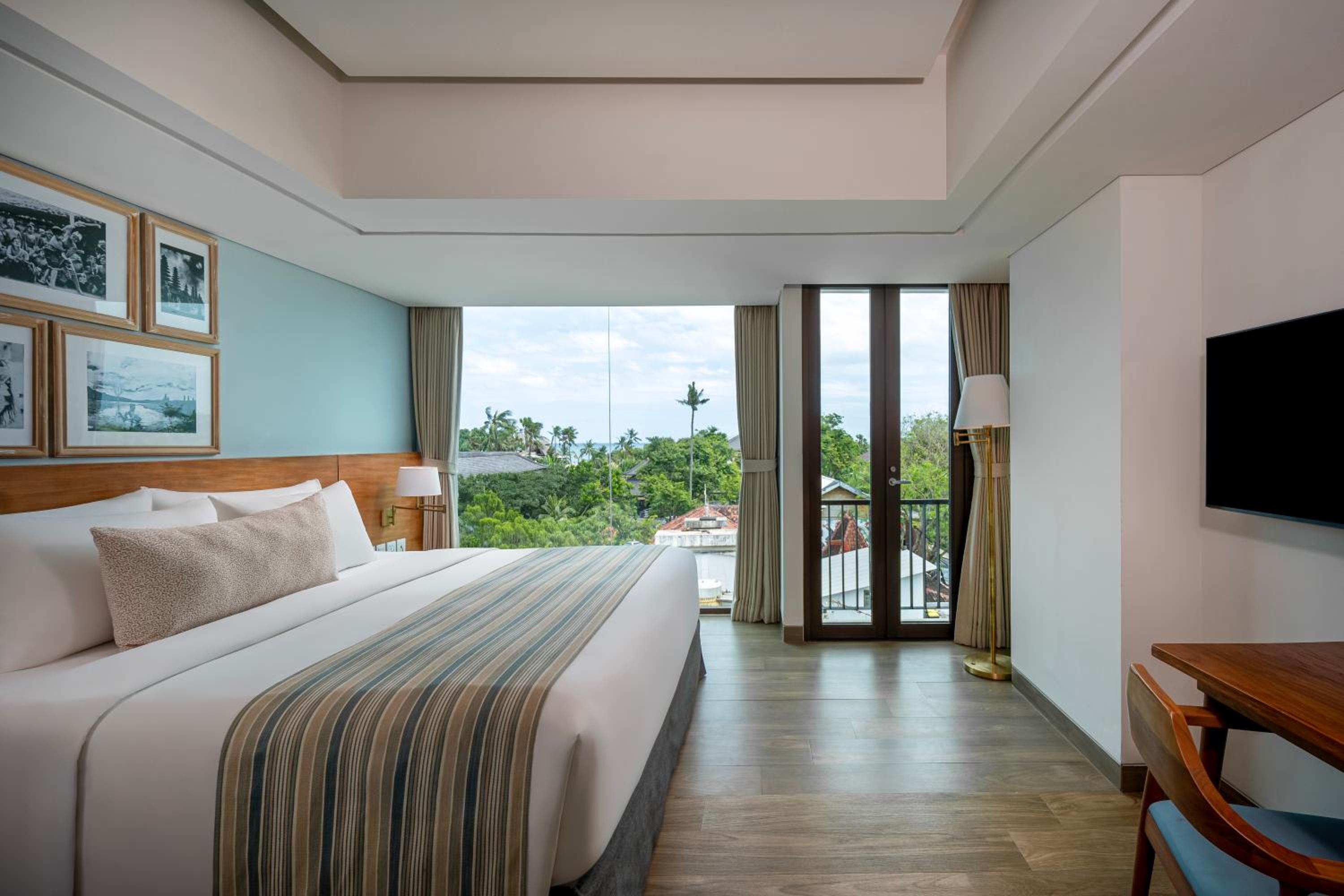 Executive Studio Room with Daily Kids Meal, One-Time Lunch and One-Time Airport Drop Off