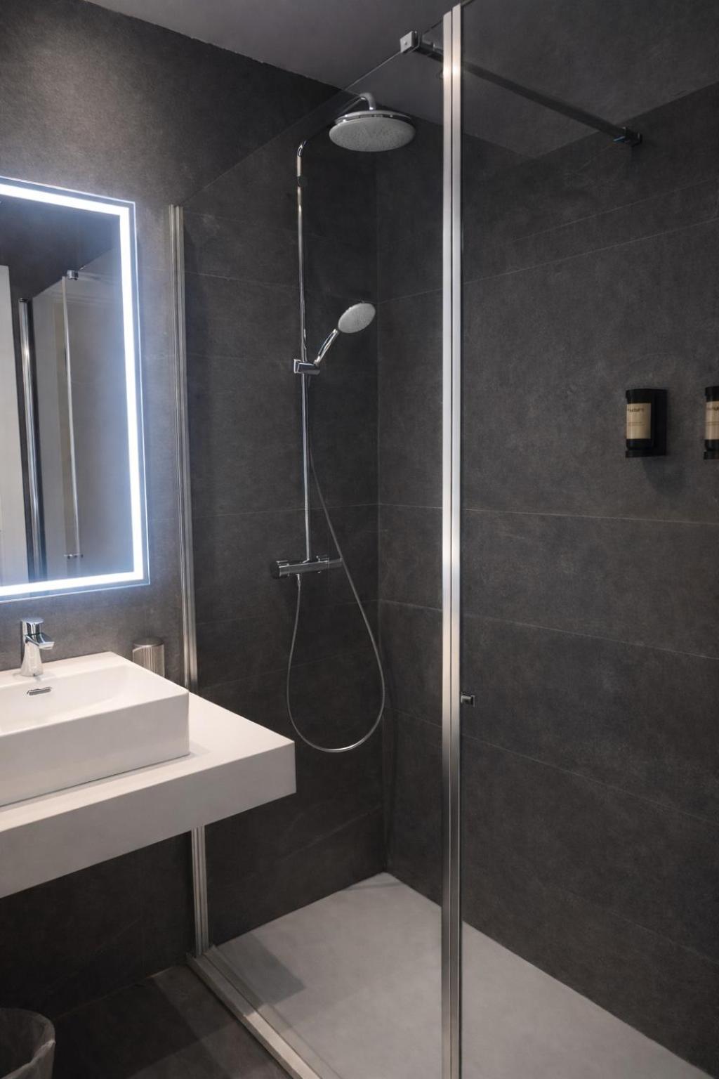 Triple Room with Shower - Photo 5
