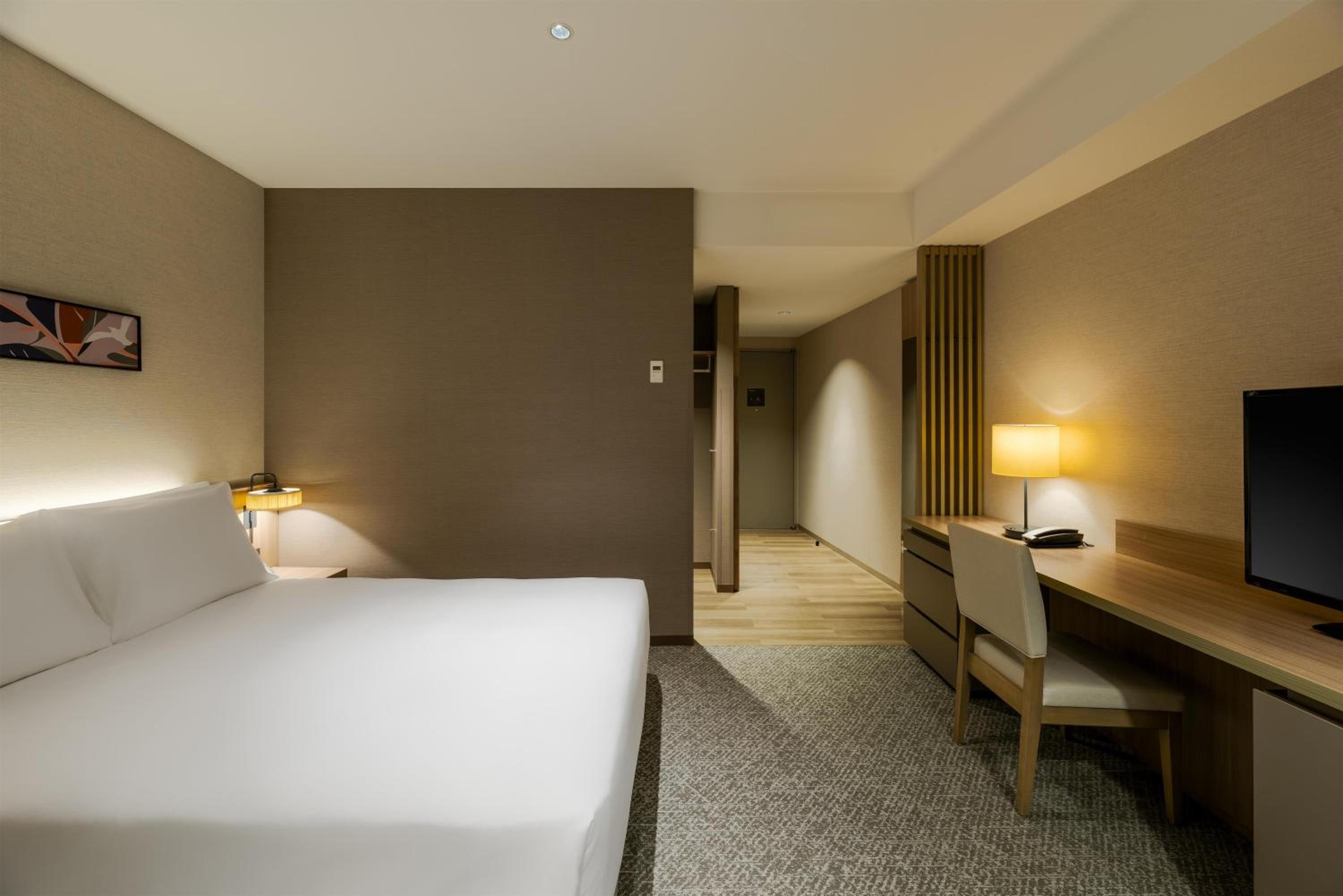 Deluxe Queen Room with Ocean View - High Floor