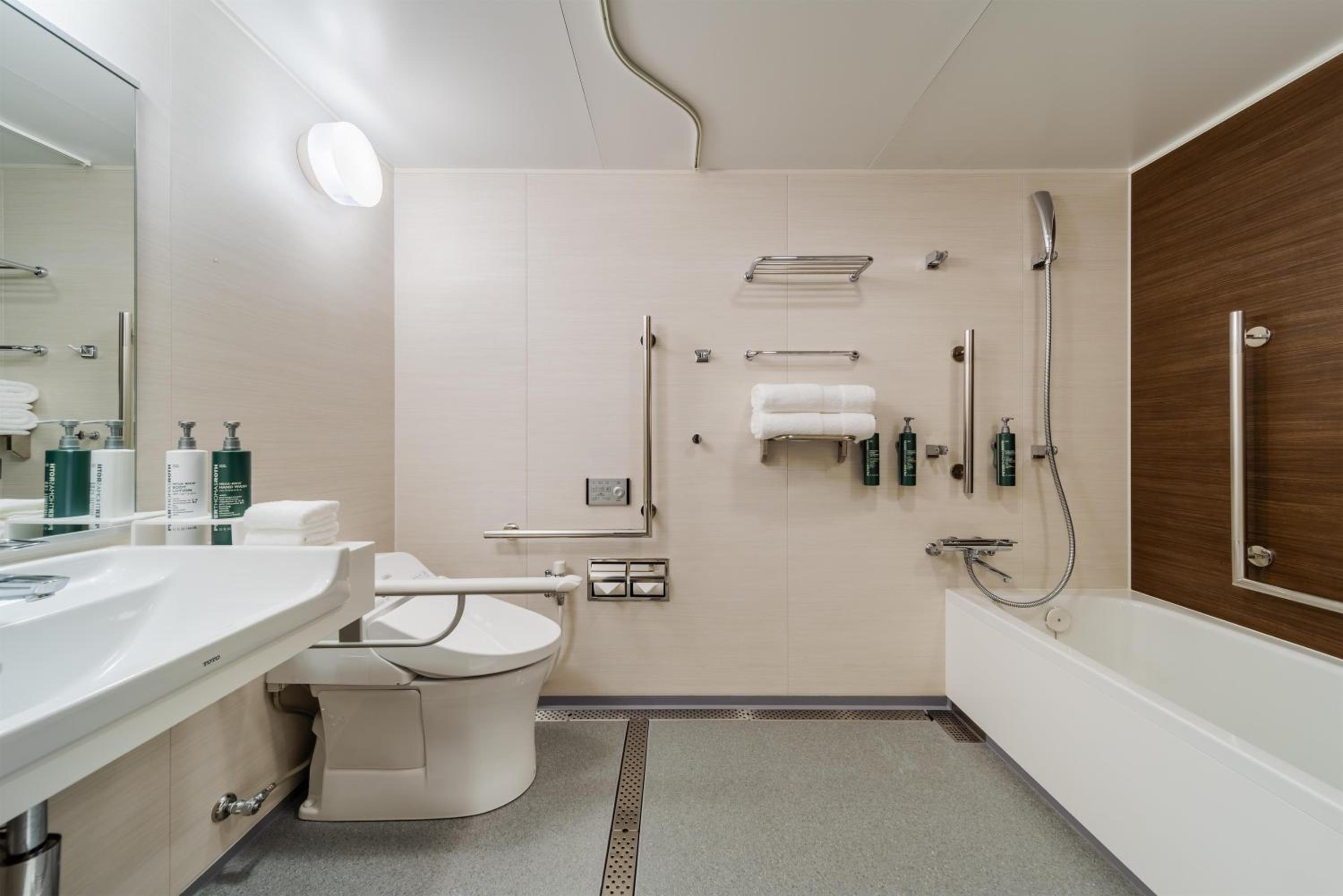 Twin Room with Ocean View - Mobility Accessible