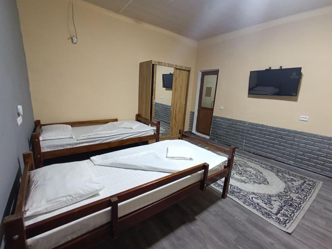Twin Room with Extra Bed photo 3
