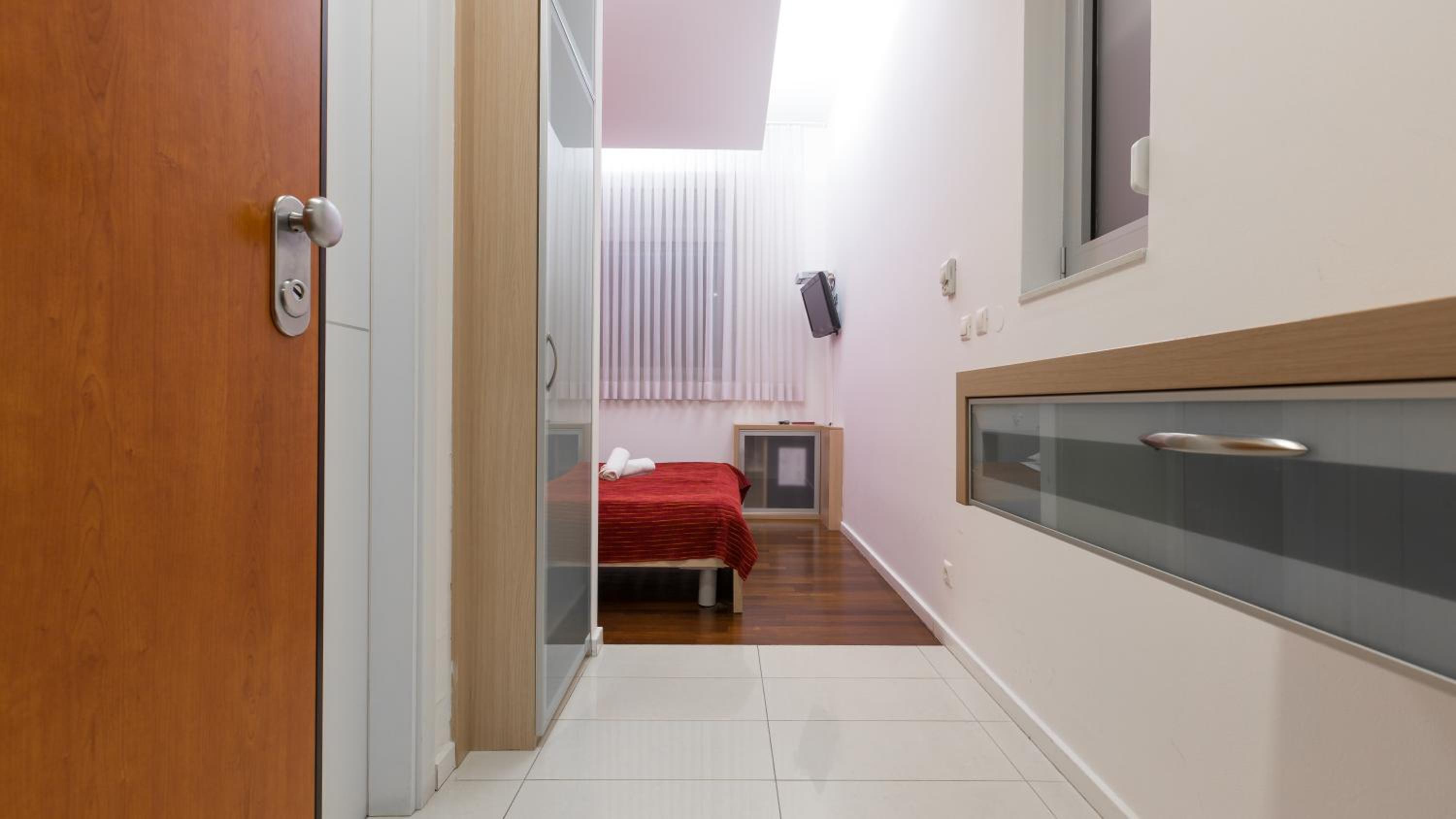 Double Room - Photo 9