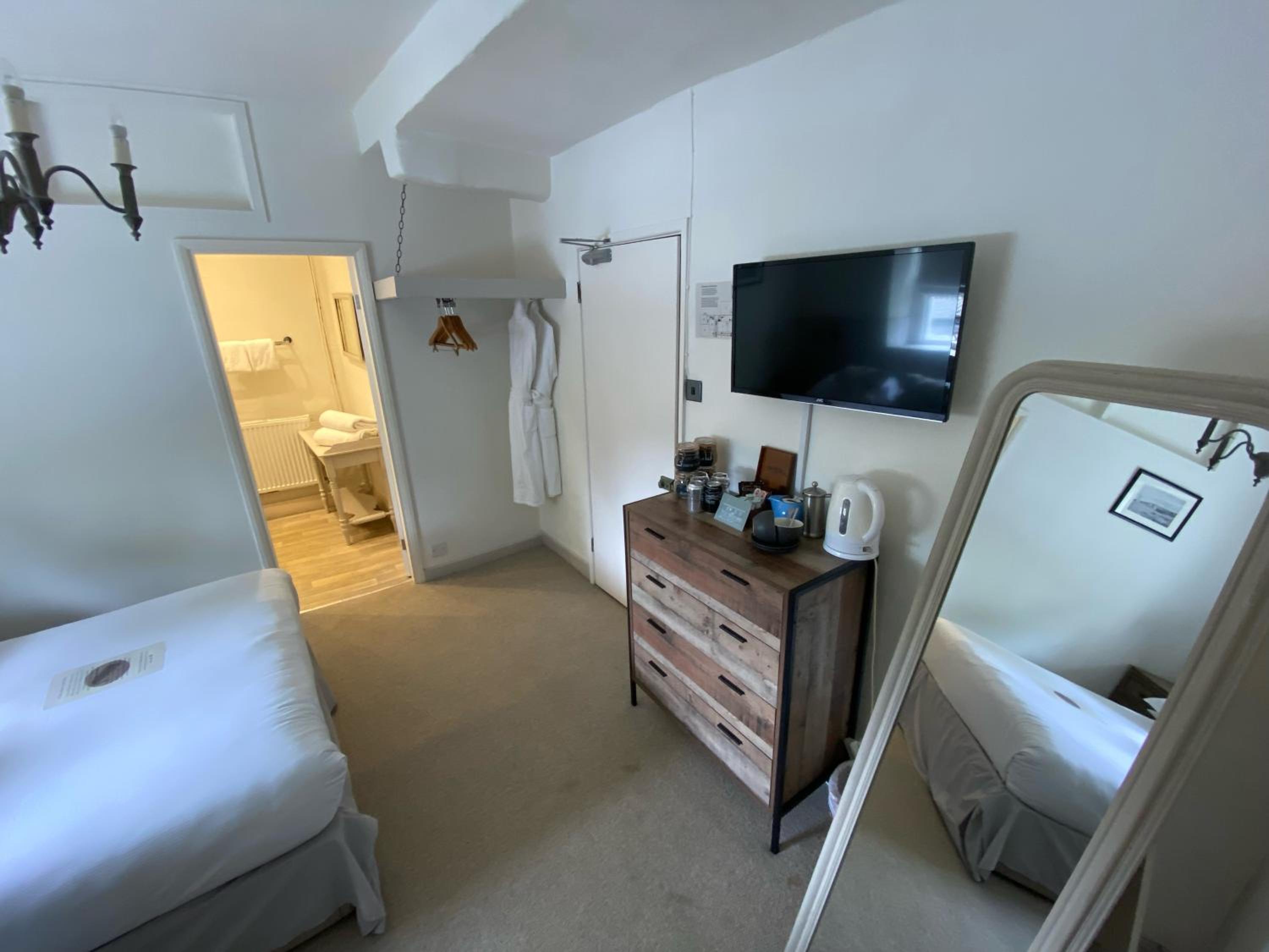 Deluxe Double Room with Bath