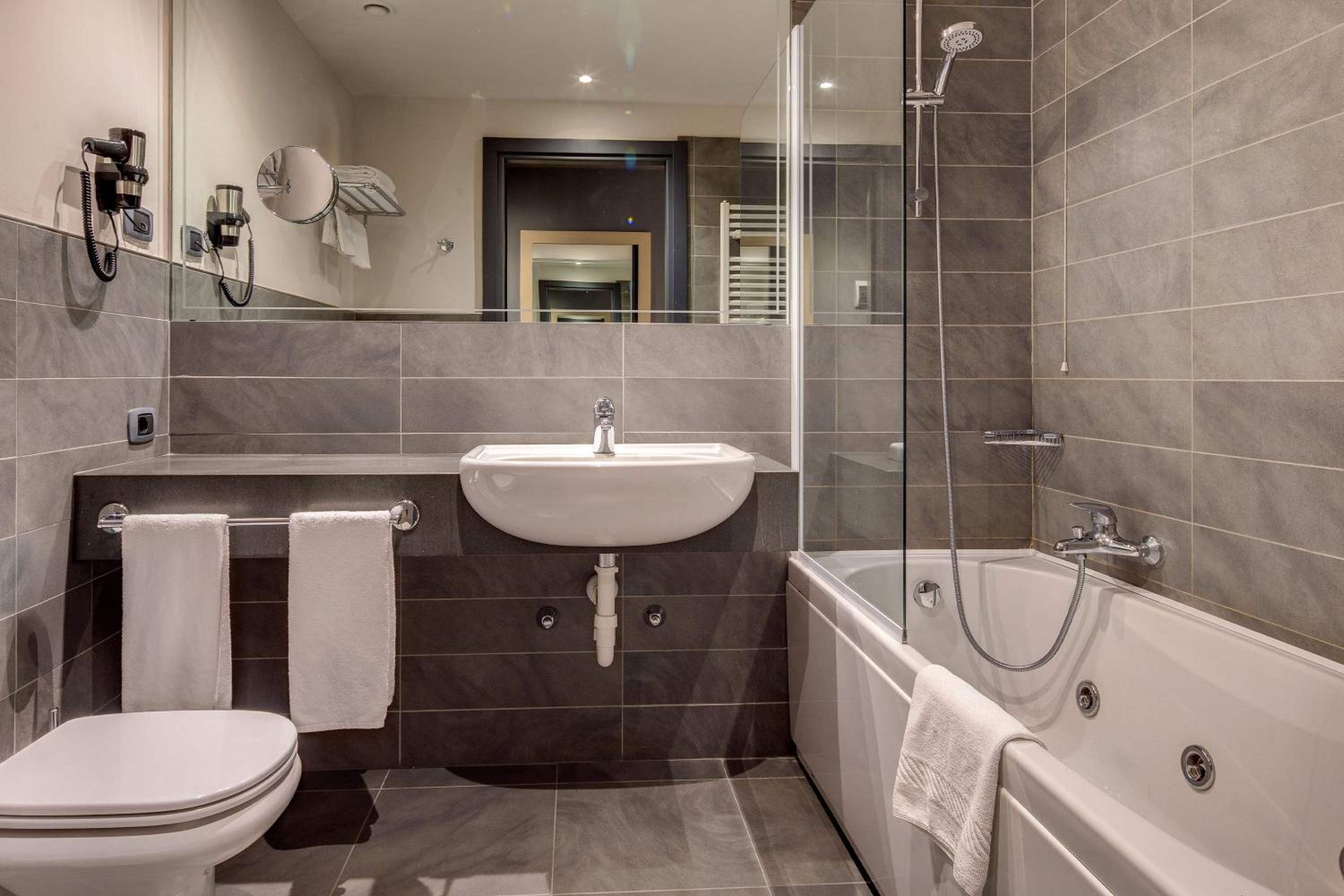 Superior Twin Room - Photo 1