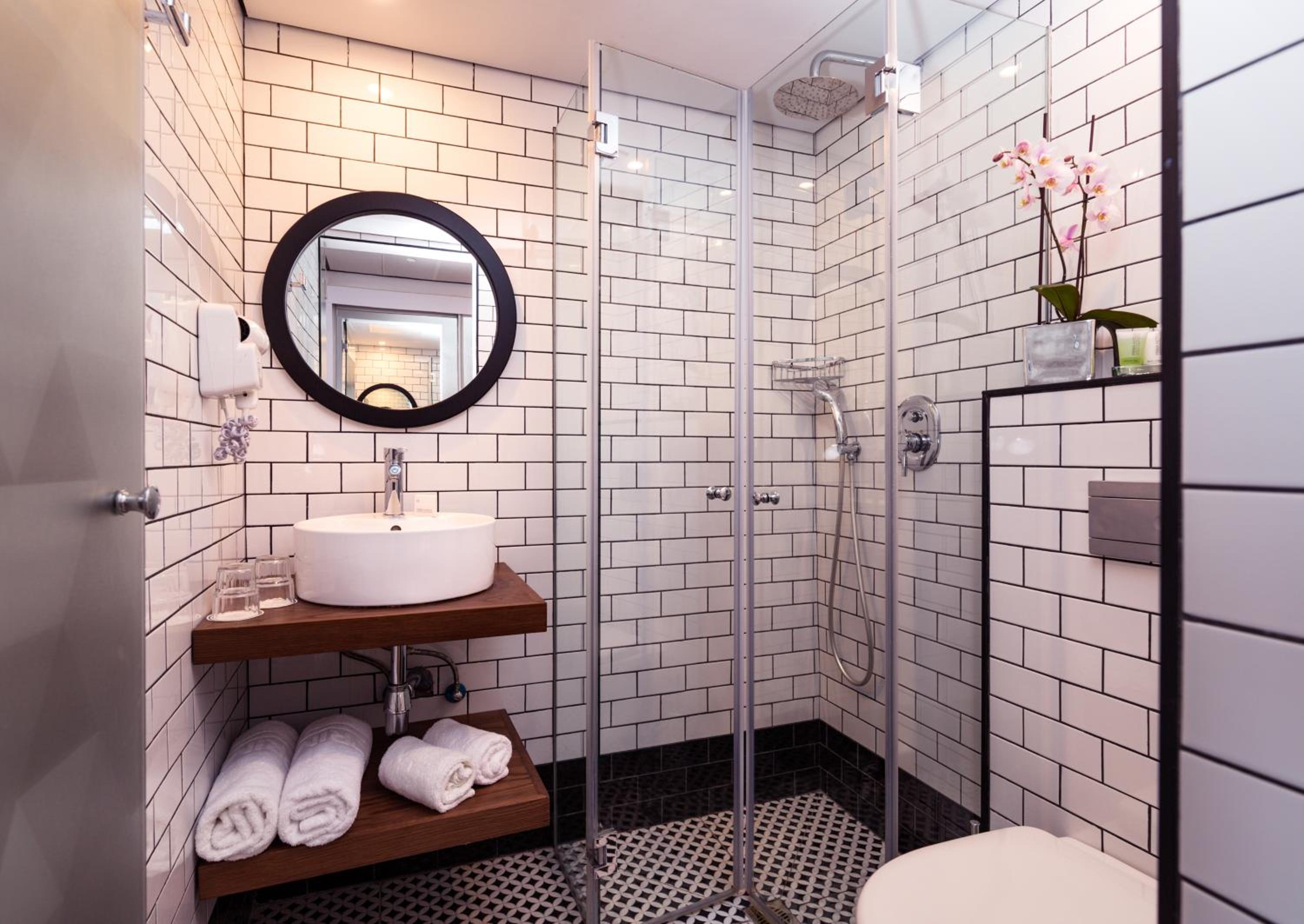 Deluxe Double or Twin Room with Sea View - Photo 8