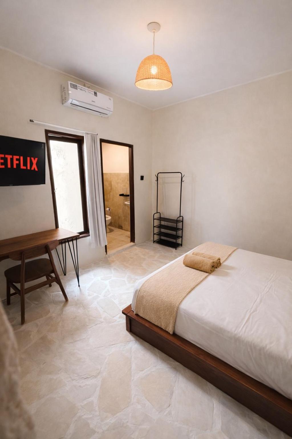 Double Room with Private Bathroom photo 2