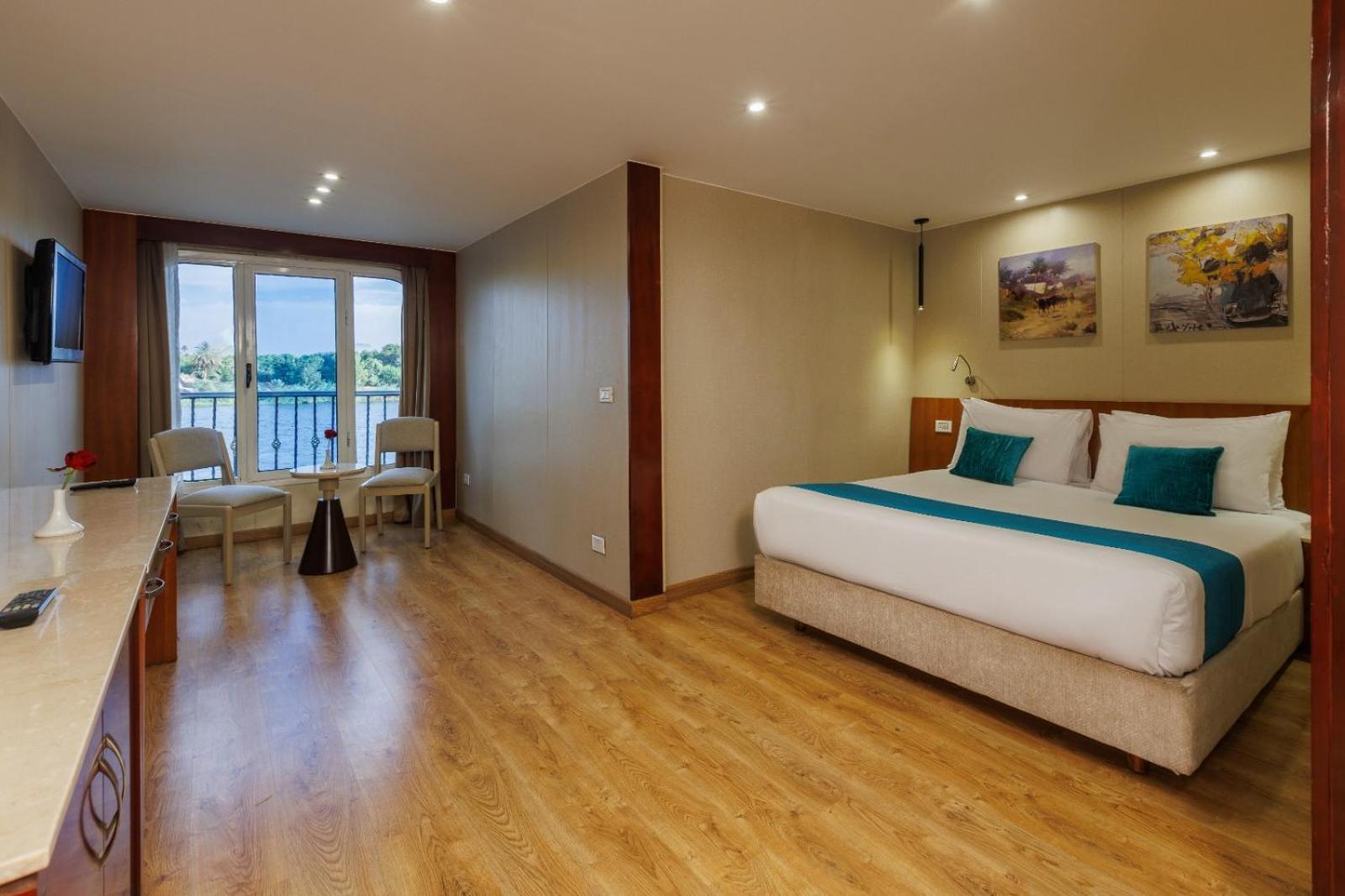 Superior Deluxe Double or Twin Room 