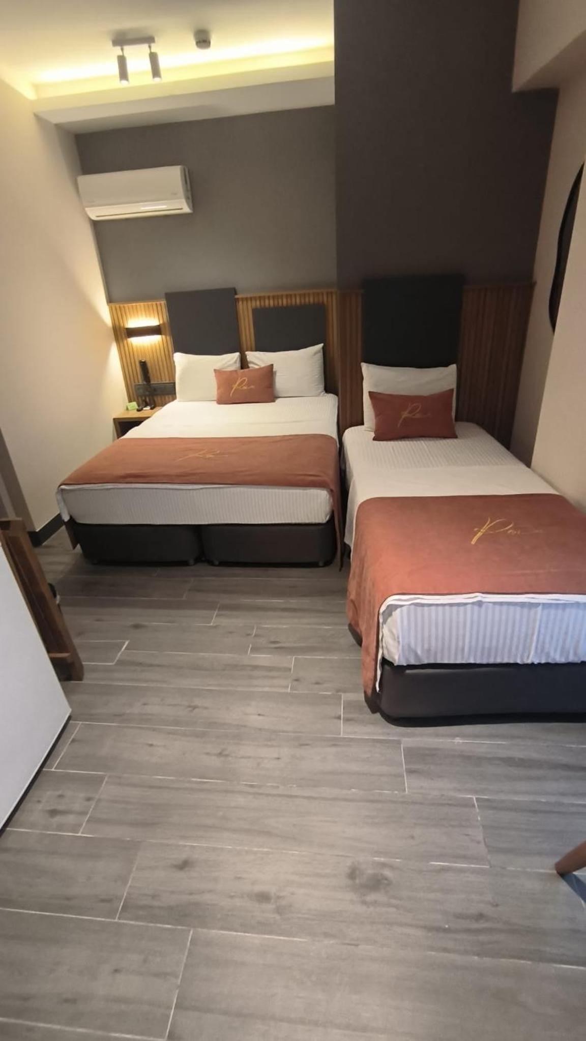 Double or Twin Room photo 3