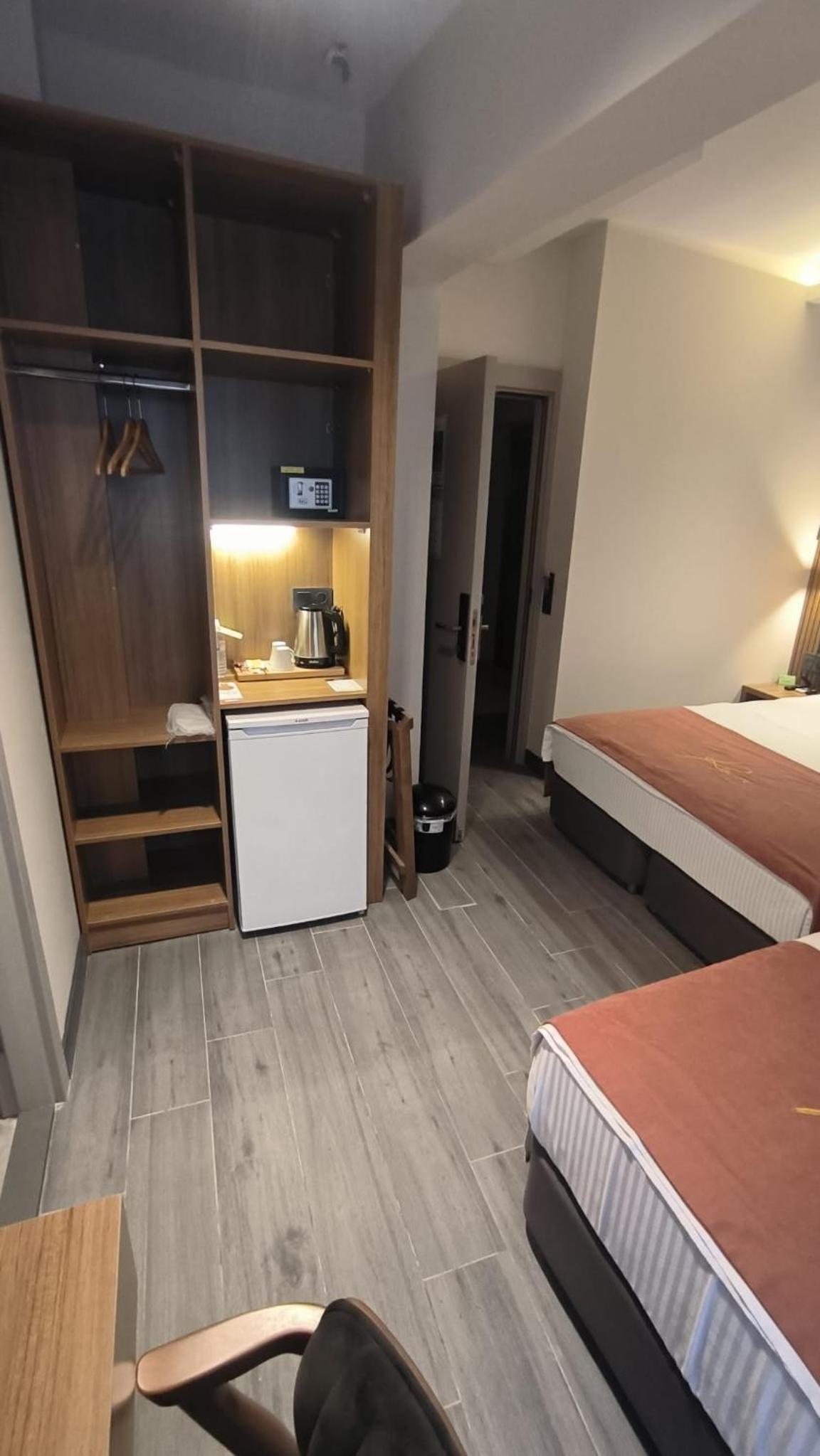 Double or Twin Room photo 2