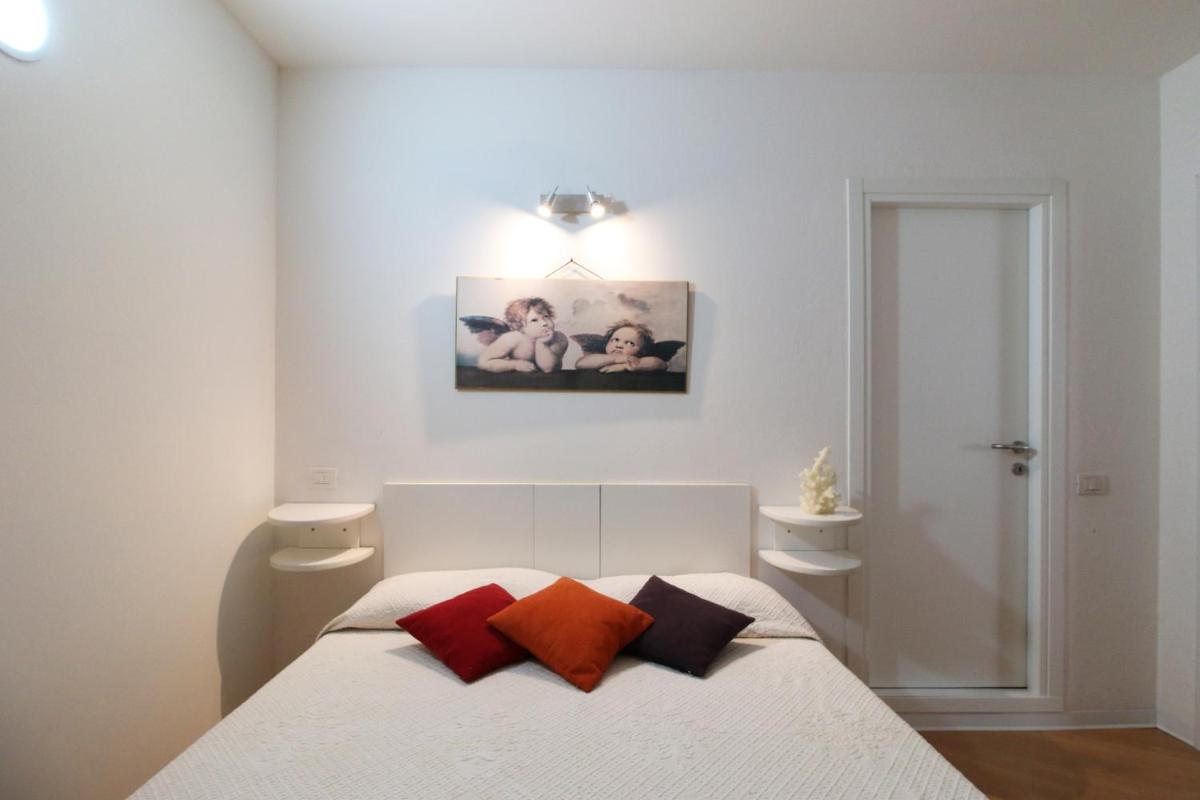 Two-Bedroom House photo 3