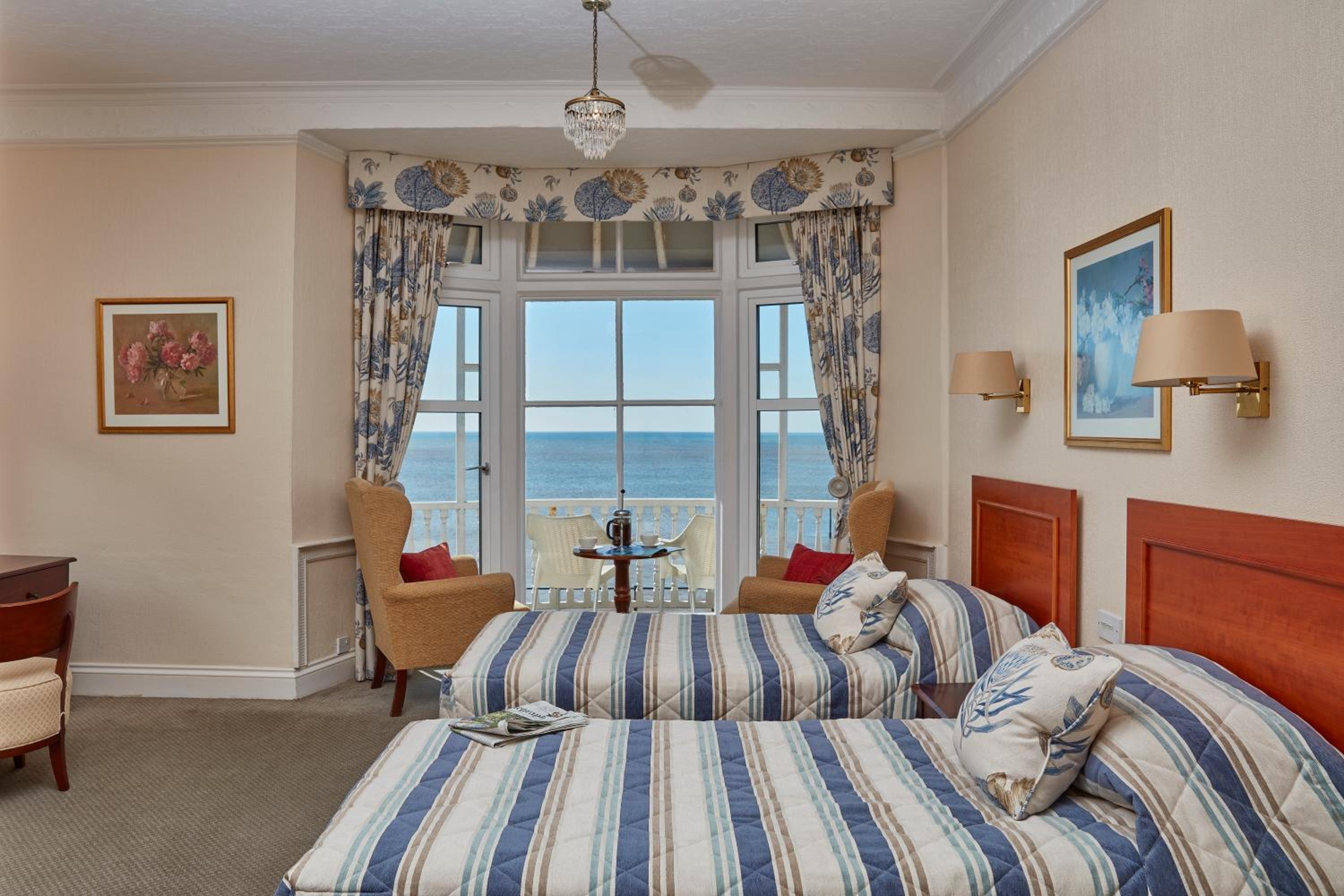 Deluxe Twin Room with Sea View
