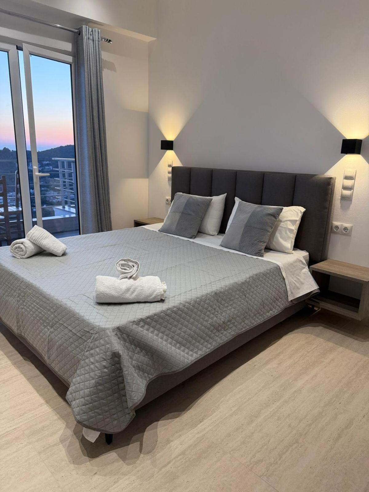 Panorama Studio with Hot Tub